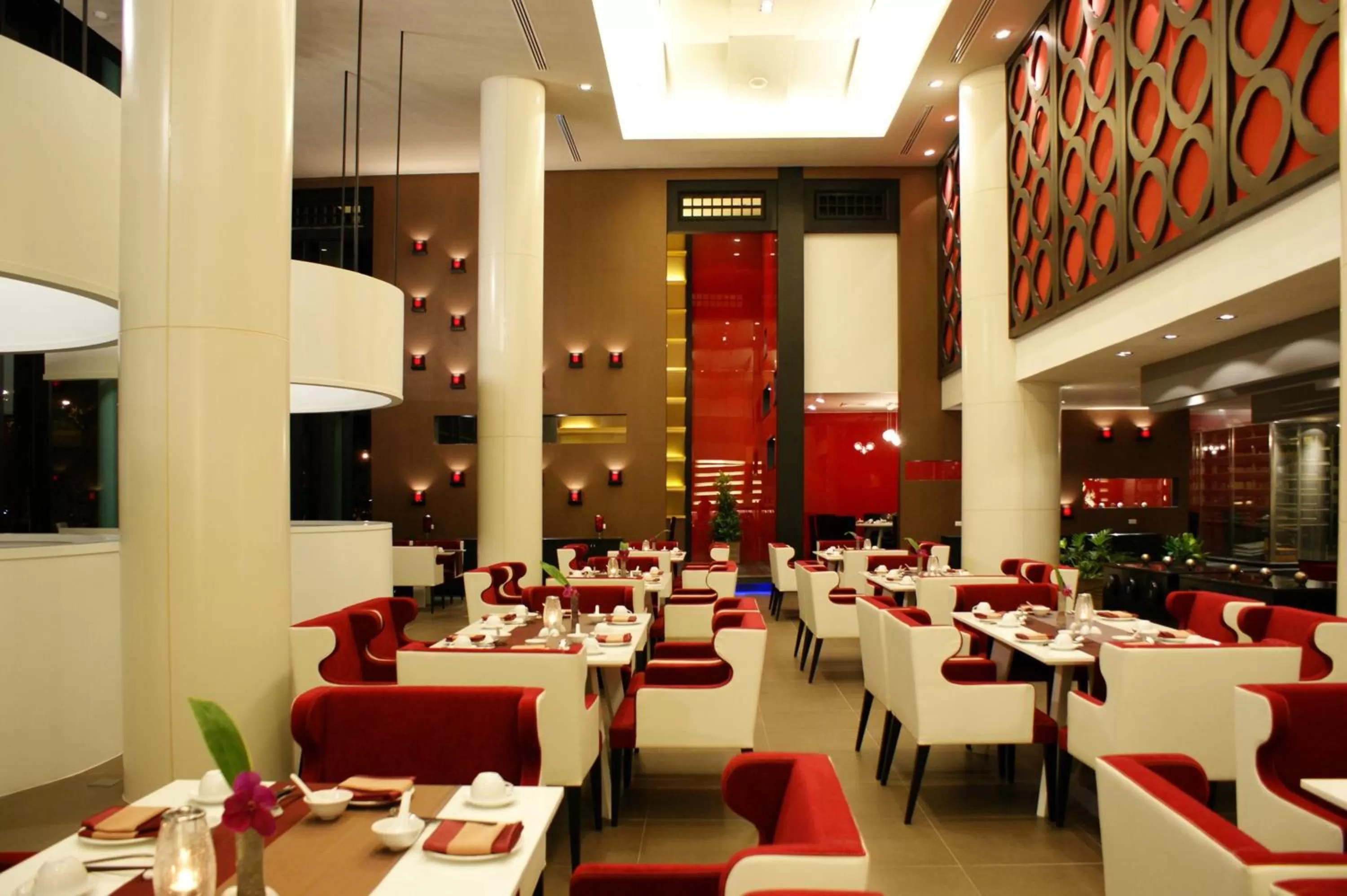 Restaurant/places to eat in The Zign Hotel