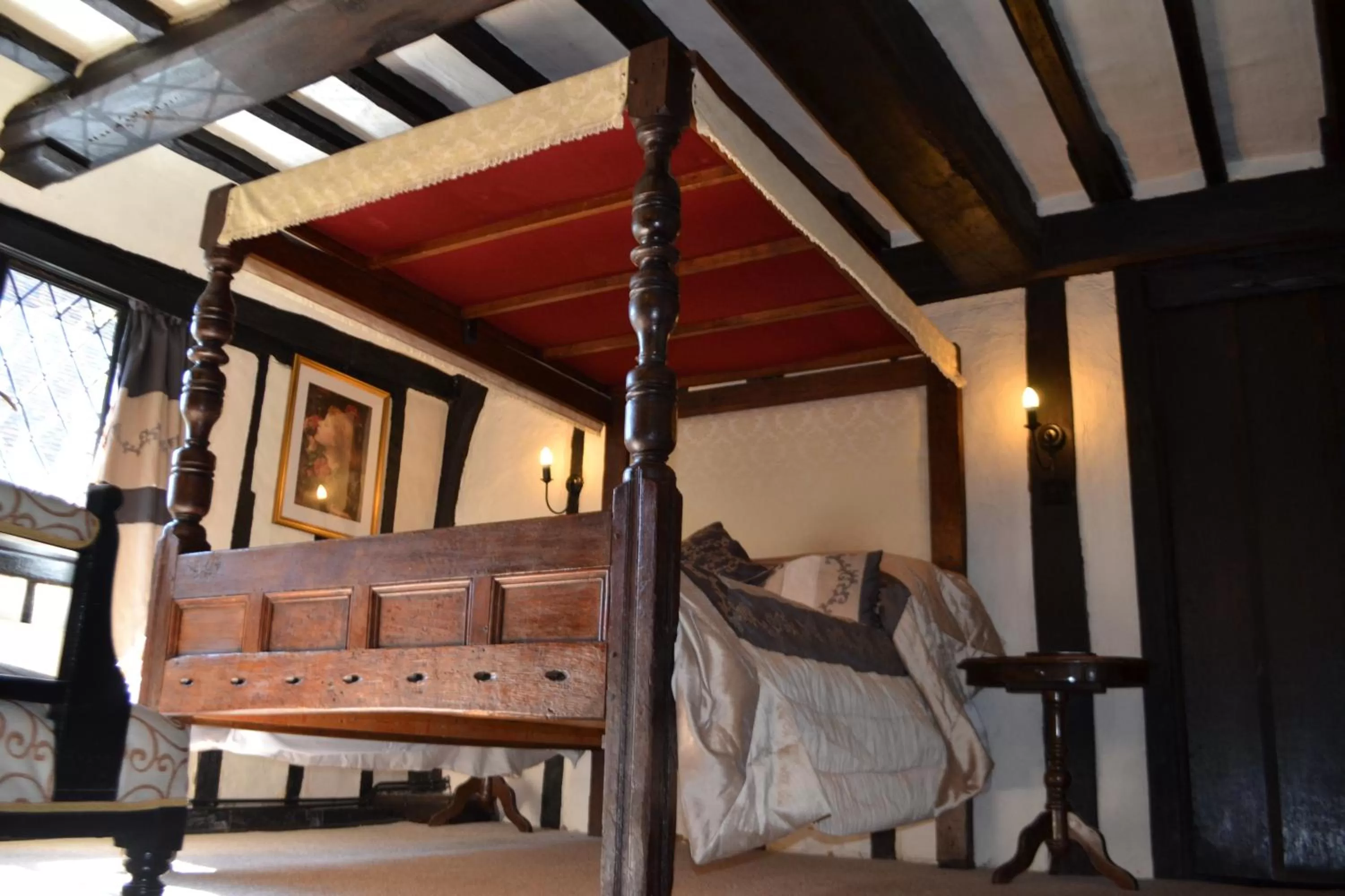 Bed in Mermaid Inn