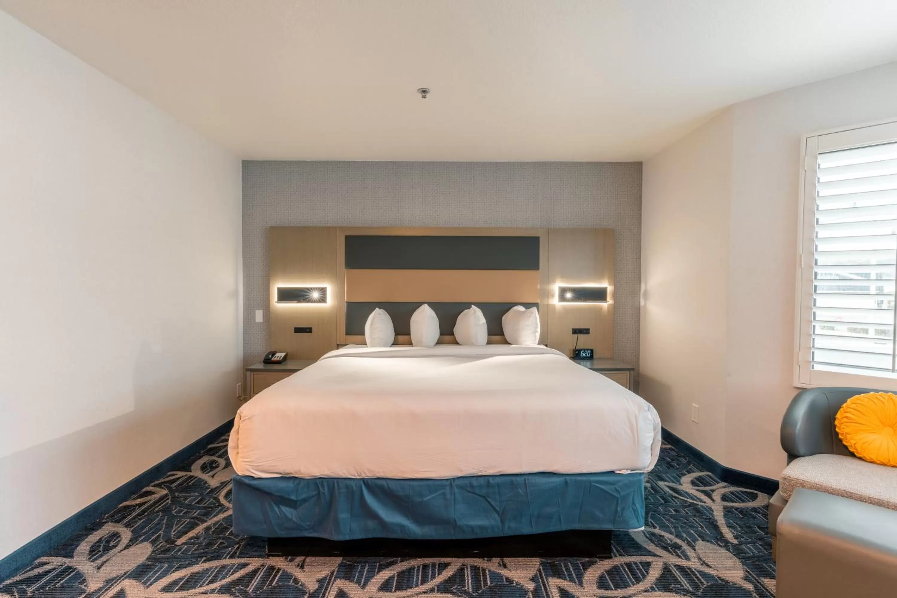 Bed in Hotel Aluxor SFO, Sapphire Boutique Collection