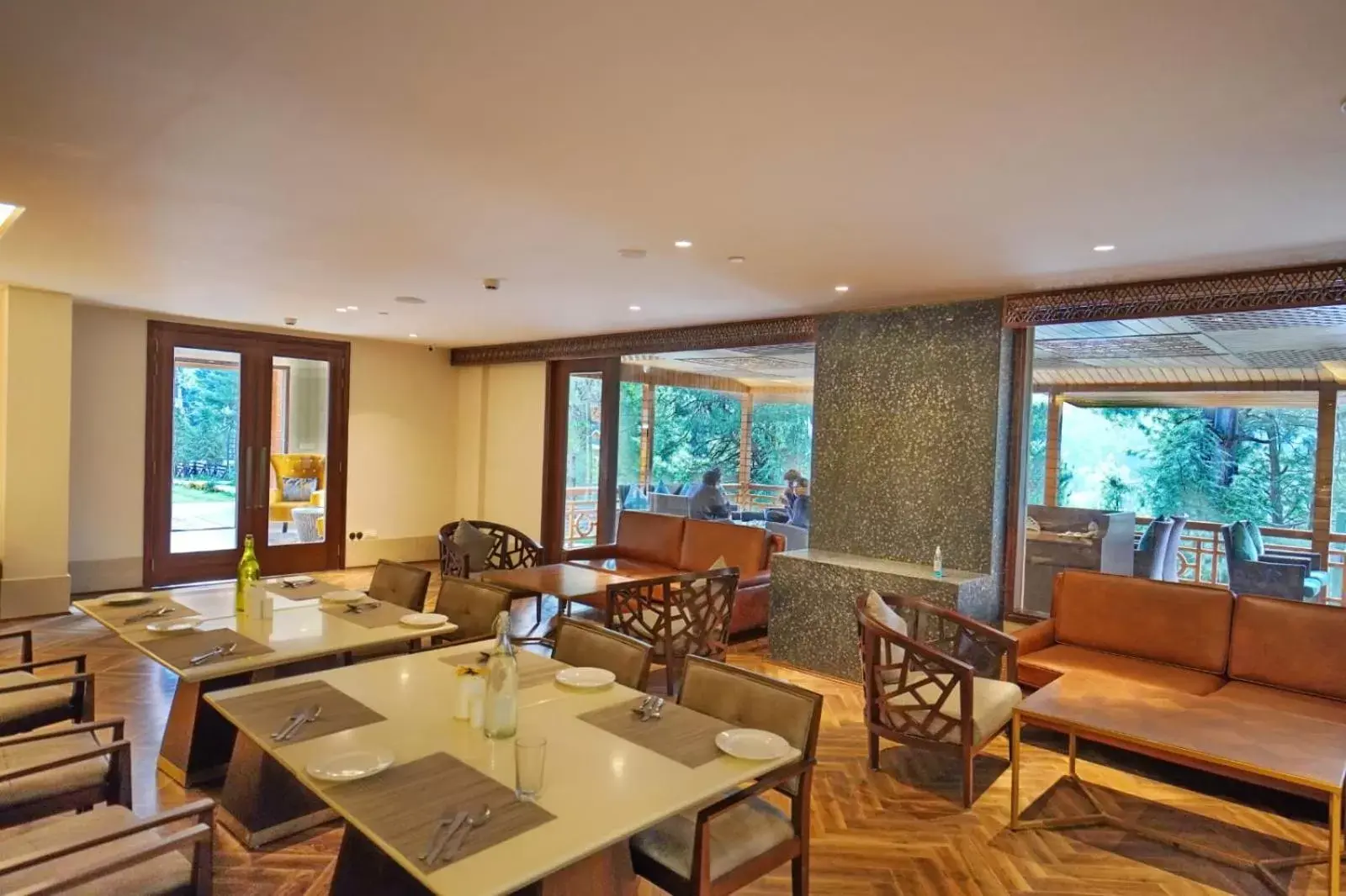 Restaurant/places to eat in Radisson Golf Resort Pahalgam