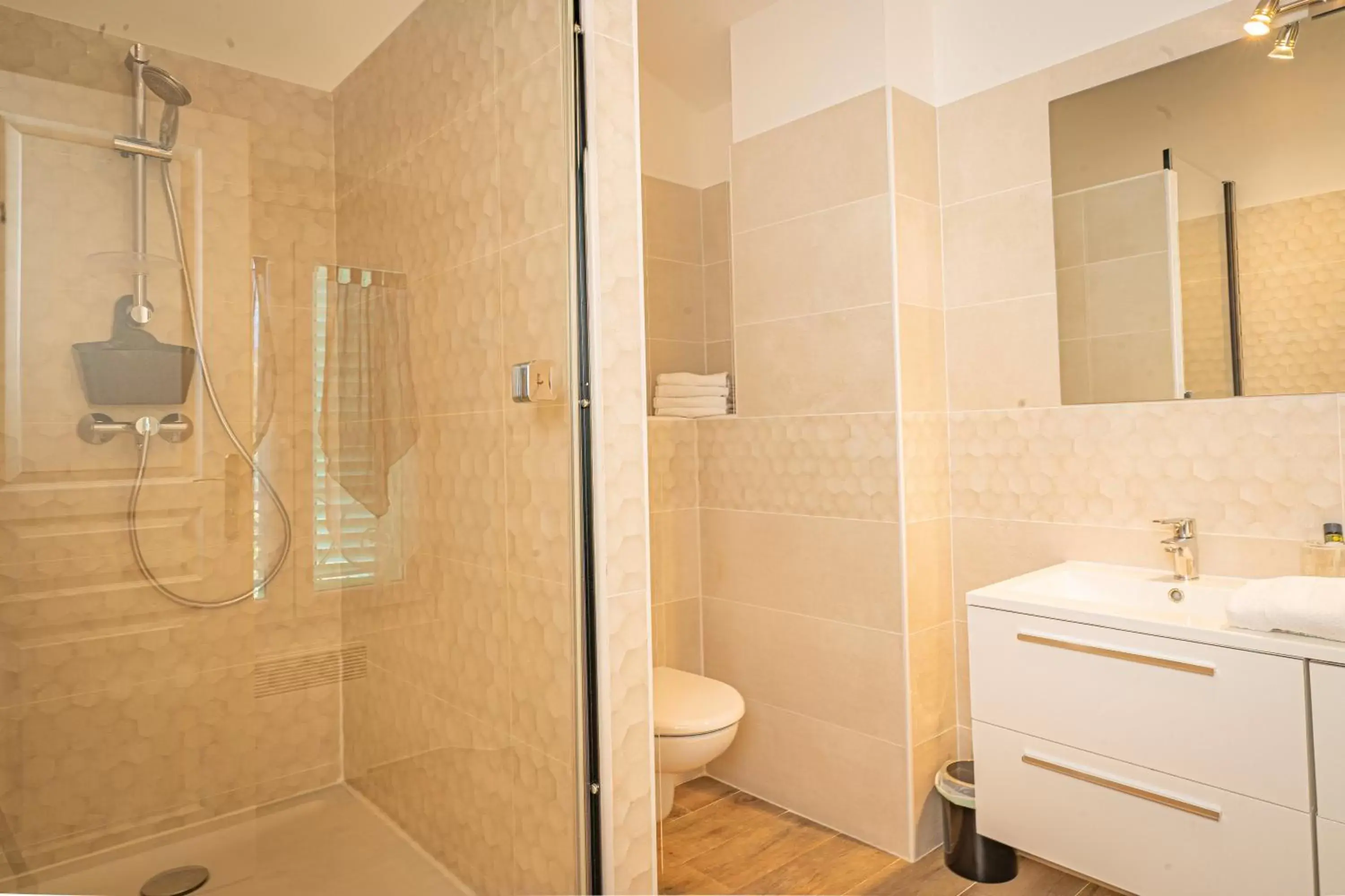 Property building, Bathroom in Domaine de l'Aufrene