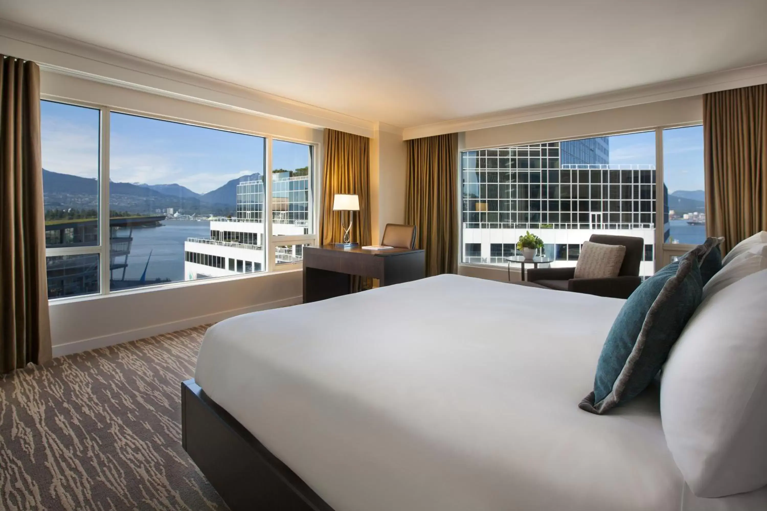 Bed, Mountain View in Fairmont Waterfront