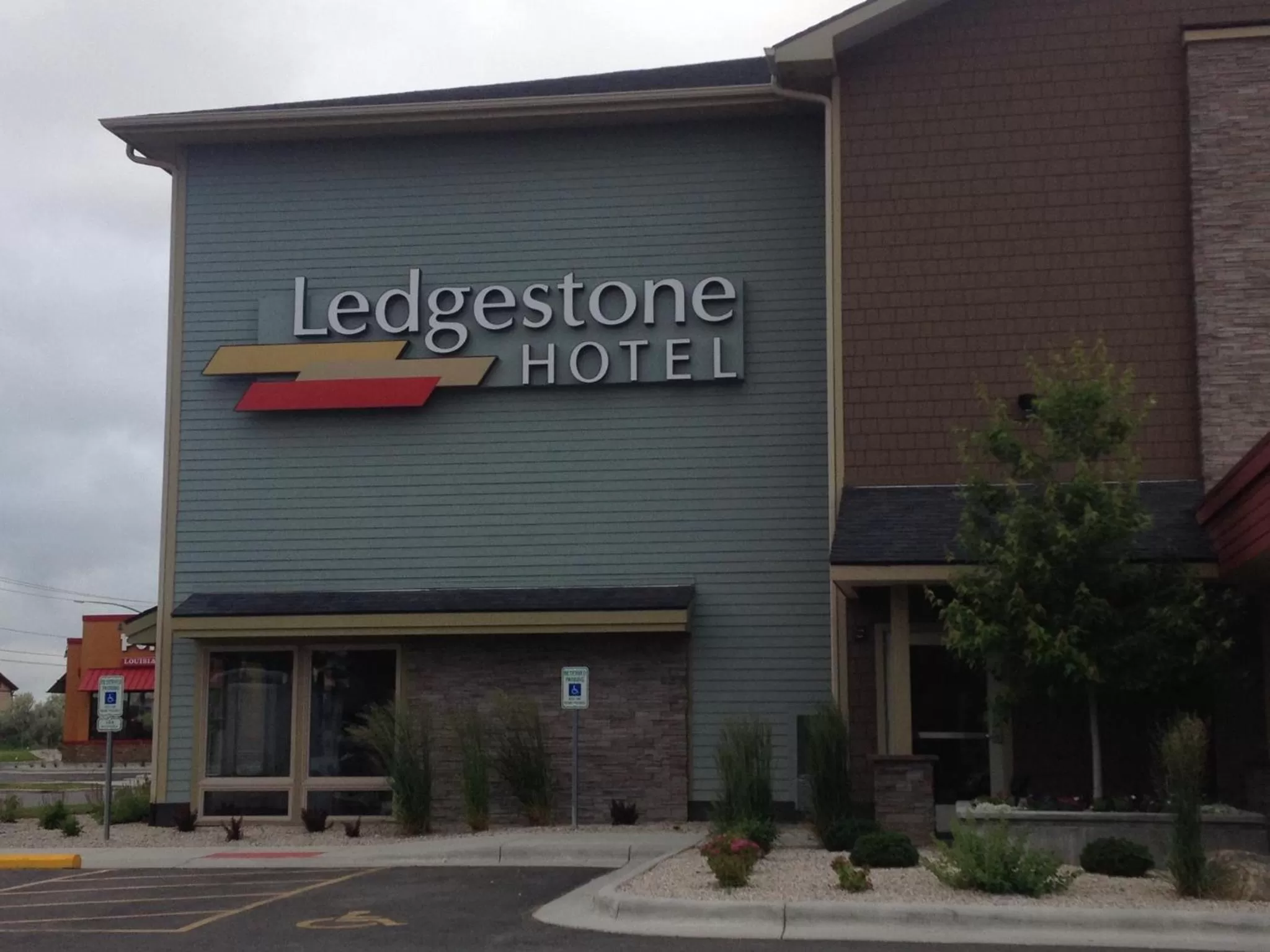 Facade/entrance in Ledgestone Suites Hotel Billings