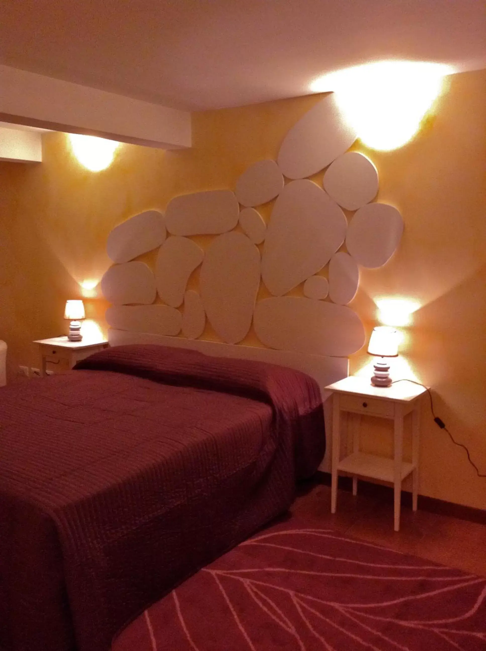 Bed in Rome Kings Suite