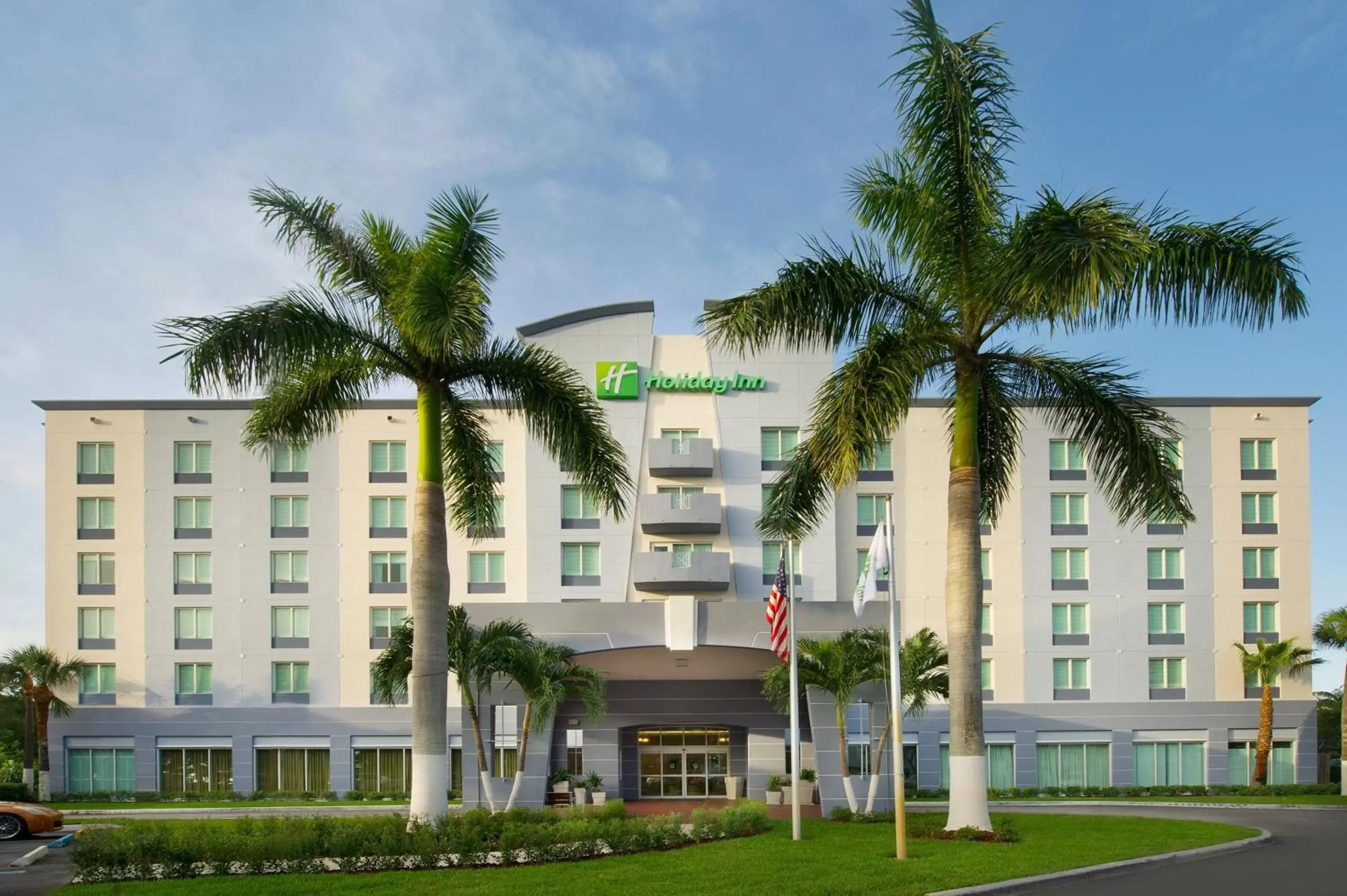 Property Building in Holiday Inn Miami-Doral Area, an IHG Hotel