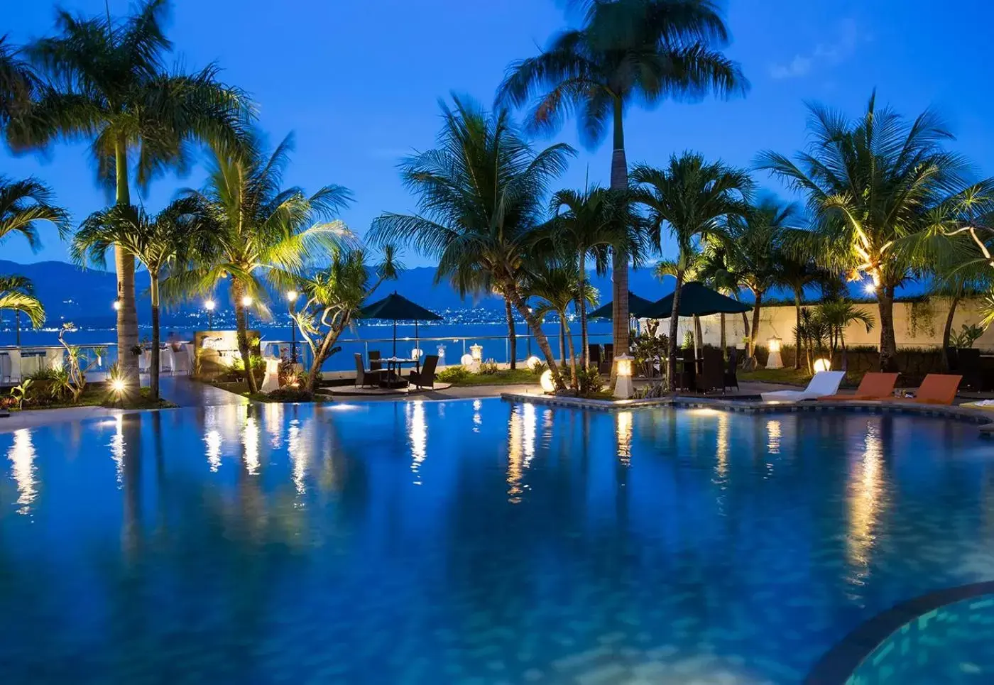 Swimming pool in Swiss-Belhotel Silae Palu Swimming pool in Swiss-Belhotel Silae Palu