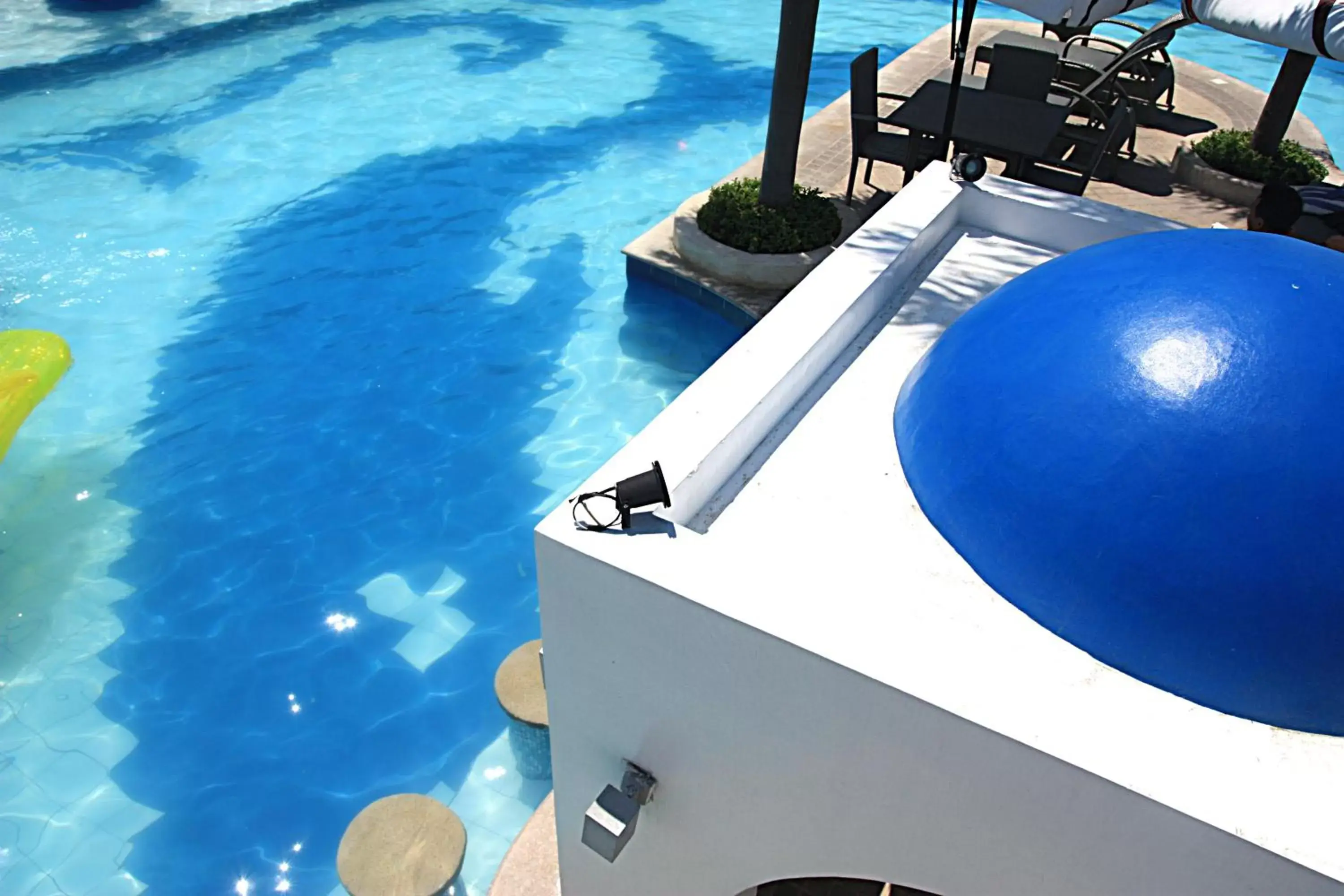 Swimming pool in Thunderbird Resorts - Poro Point Swimming pool in Thunderbird Resorts - Poro Point
