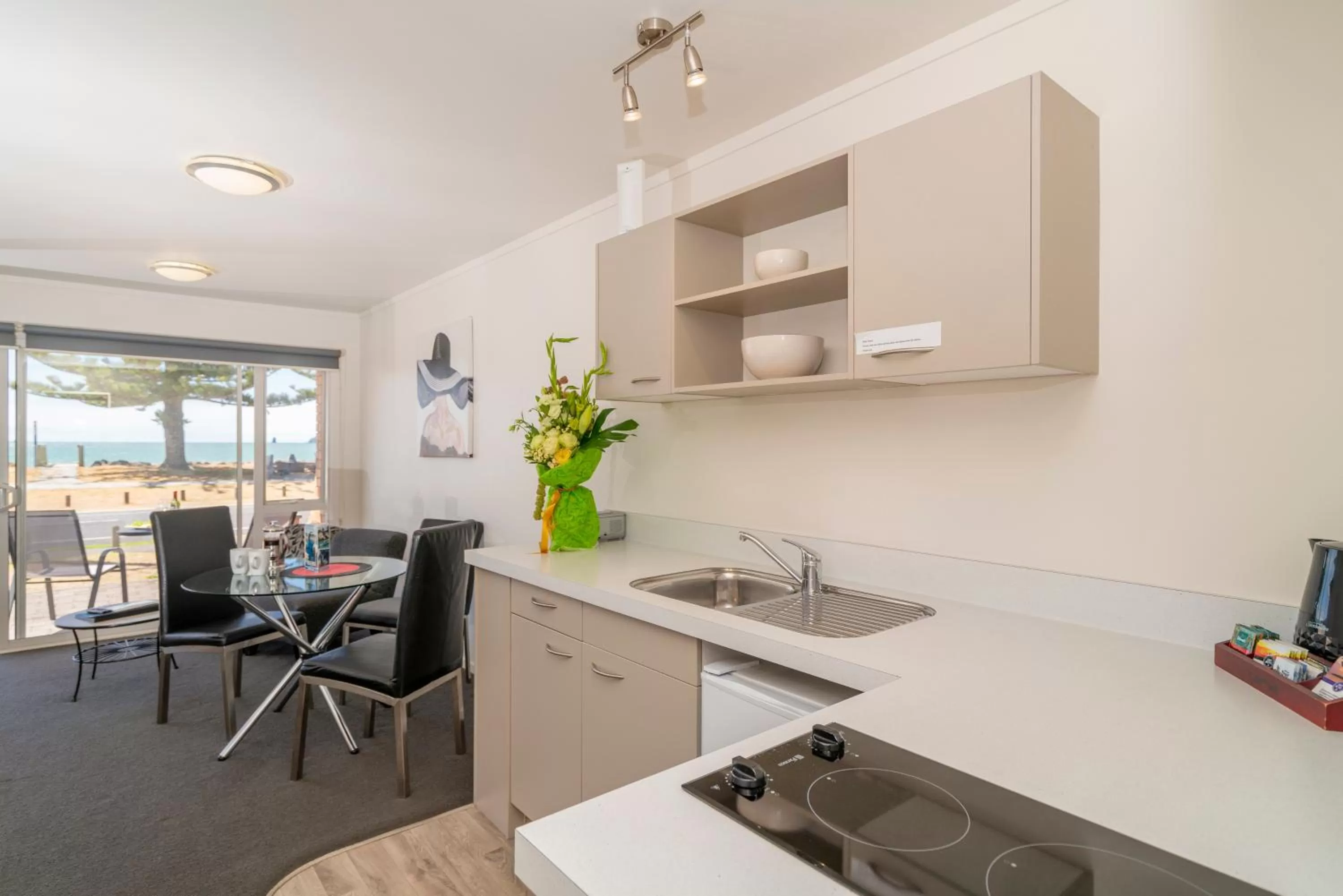 Kitchen or kitchenette in The Oceanside Motel