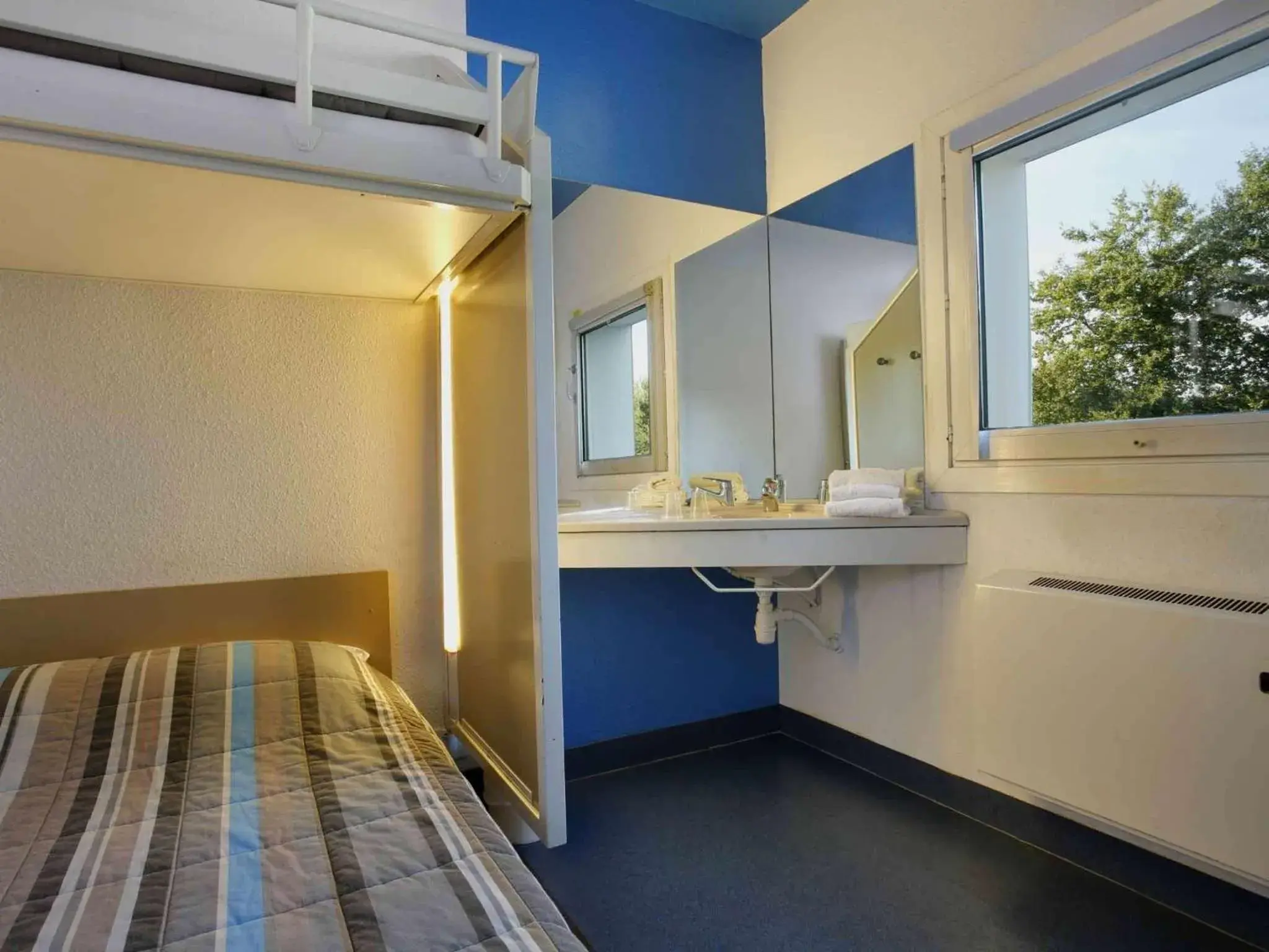 Photo of the whole room, Bunk Bed in hotelF1 Brive Ussac