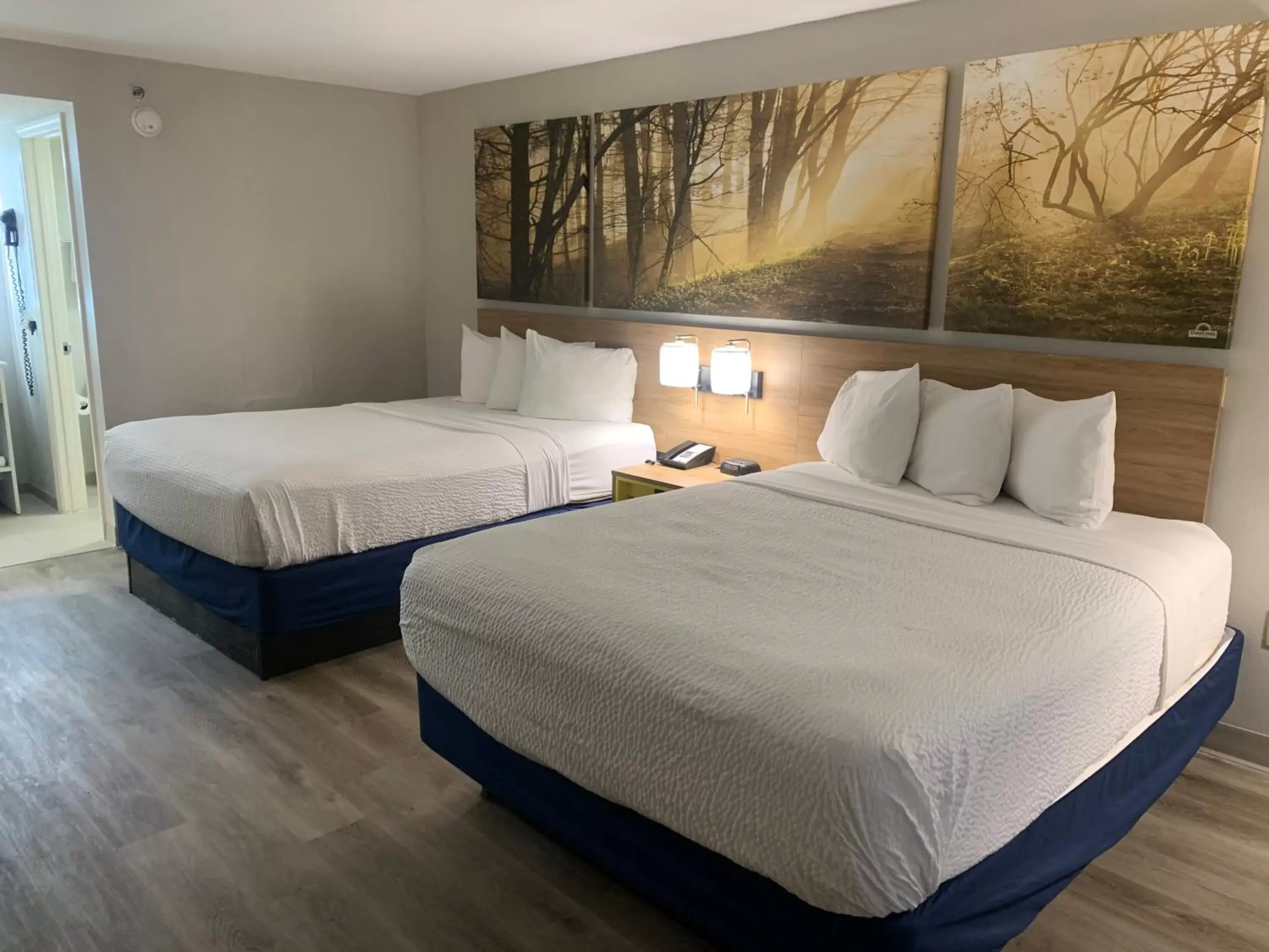 Property building, Bed in Days Inn by Wyndham Atlanta Stone Mountain Property building, Bed in Days Inn by Wyndham Atlanta Stone Mountain