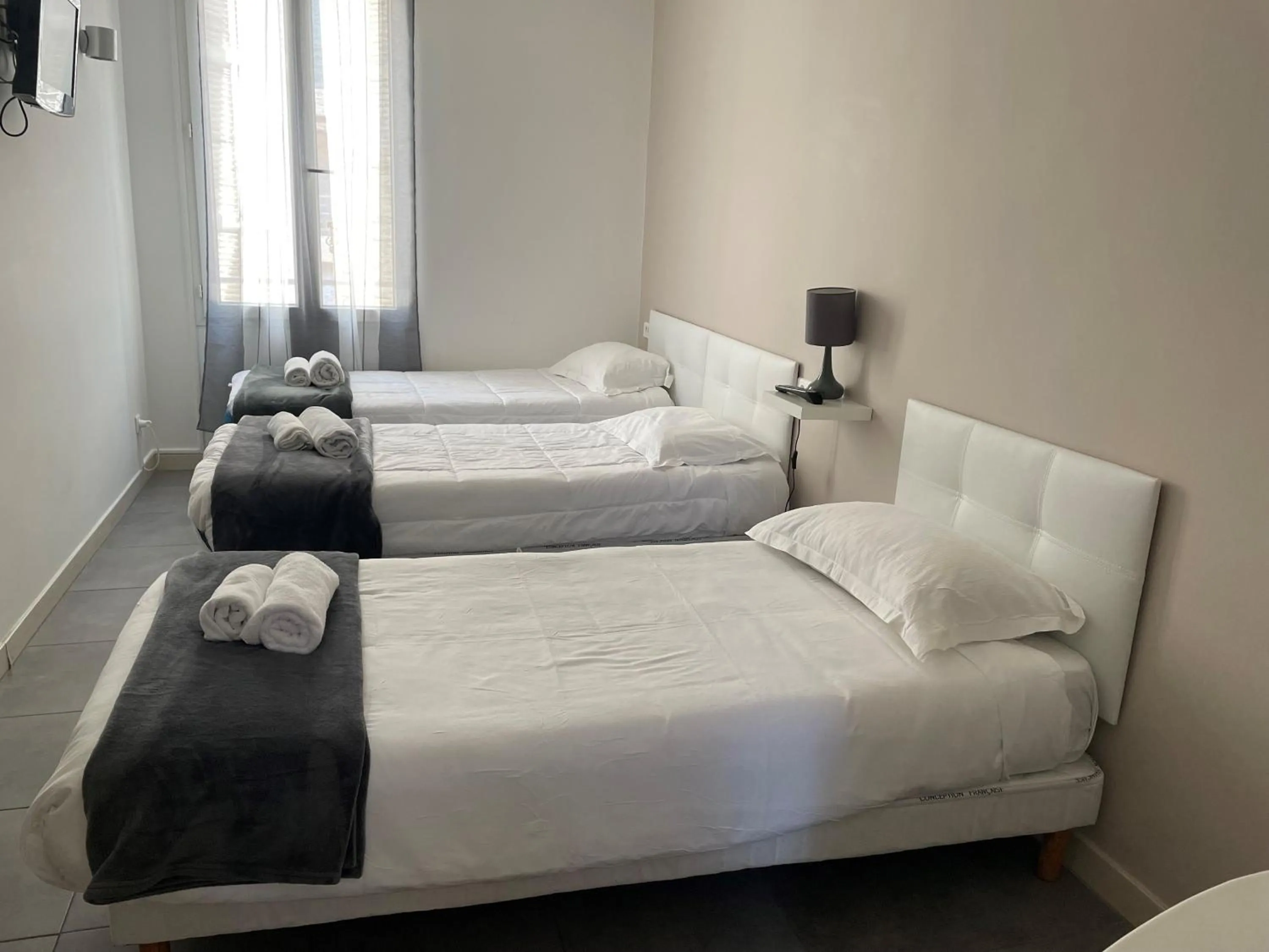 Photo of the whole room, Bed in Hôtel Anna Livia