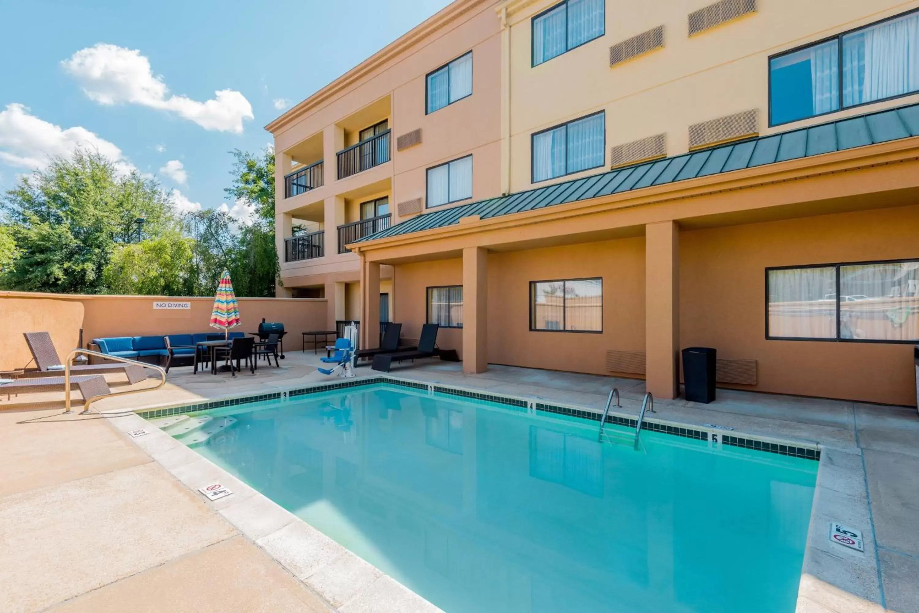 Swimming Pool in Courtyard Tupelo