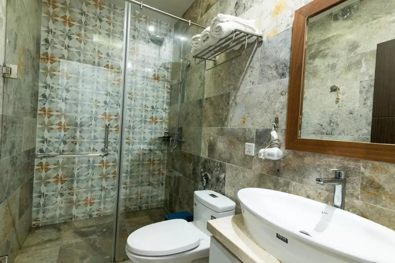 Toilet, Bathroom in Hoi An Majestic Villa