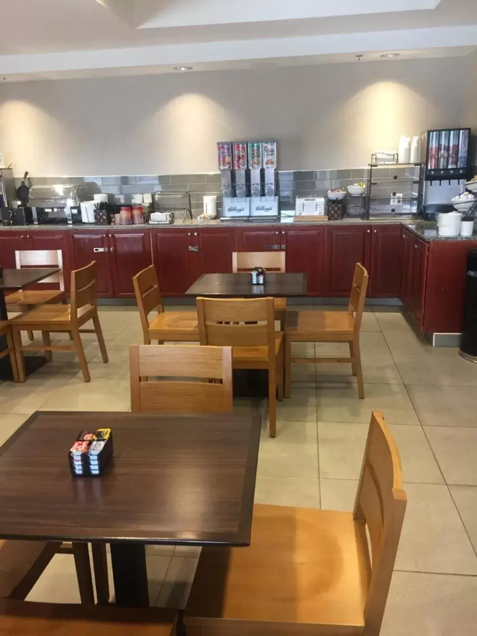 Dining area, Restaurant/Places to Eat in Country Inn & Suites by Radisson, Brockton (Boston), MA