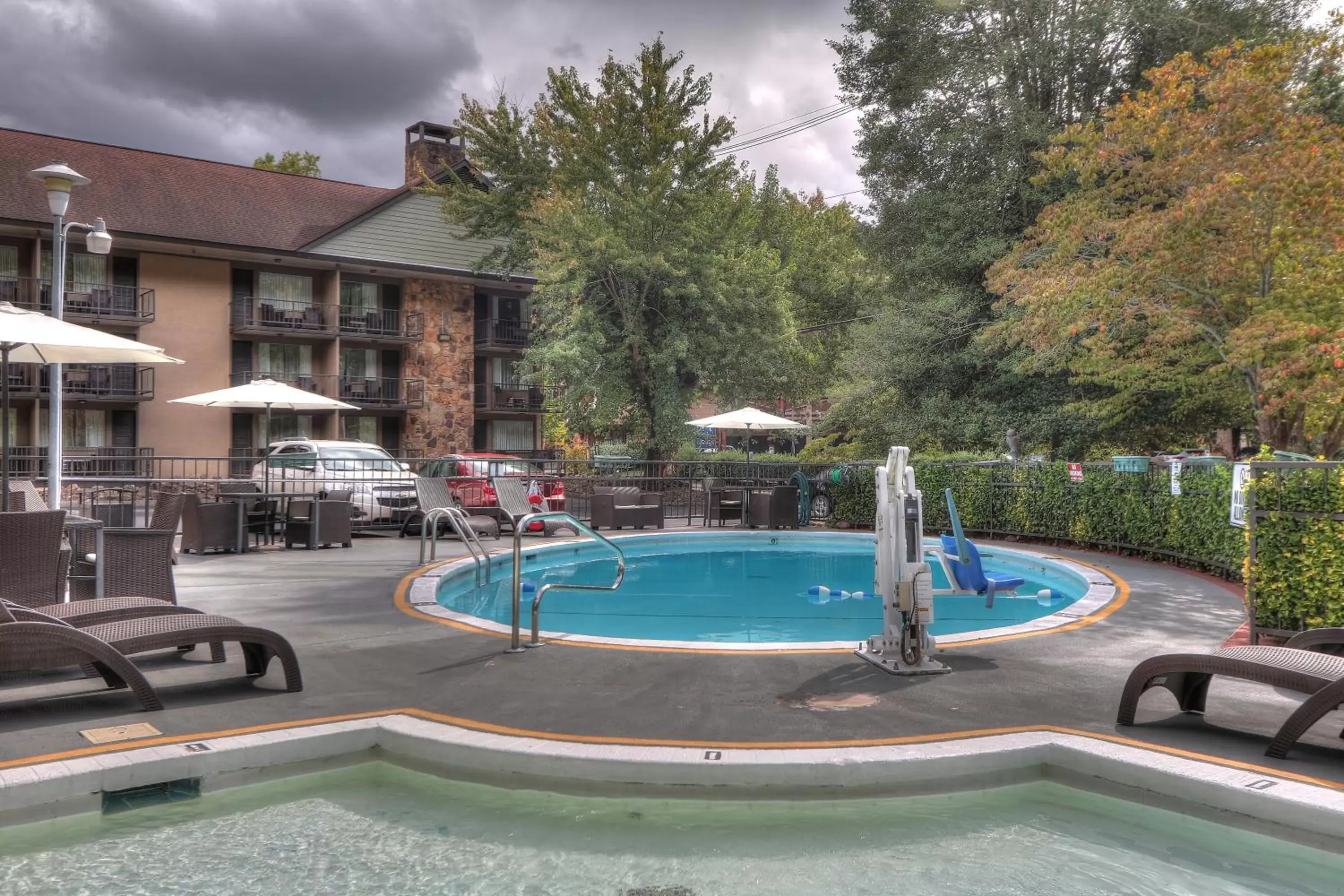 Swimming Pool in River Edge Inn