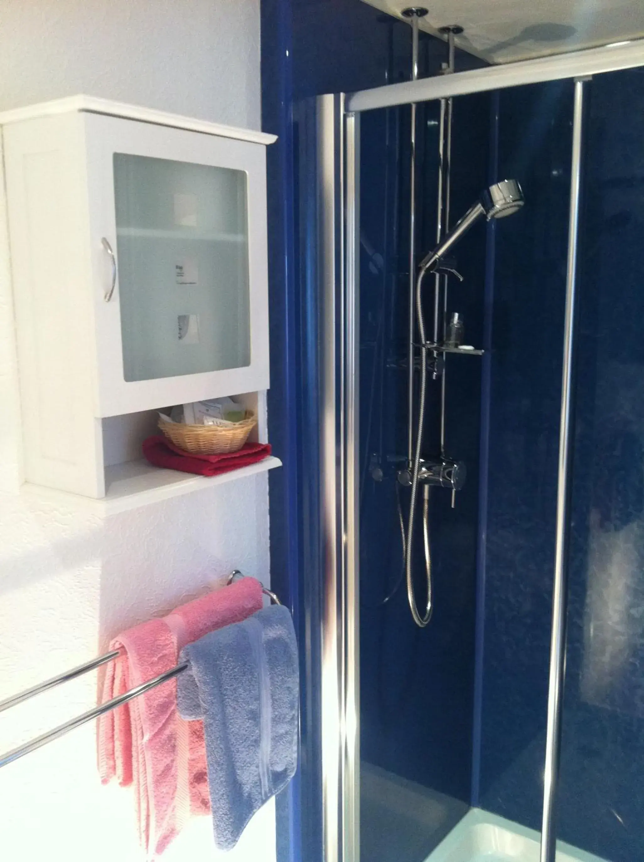 Shower, Bathroom in Midway Guest House