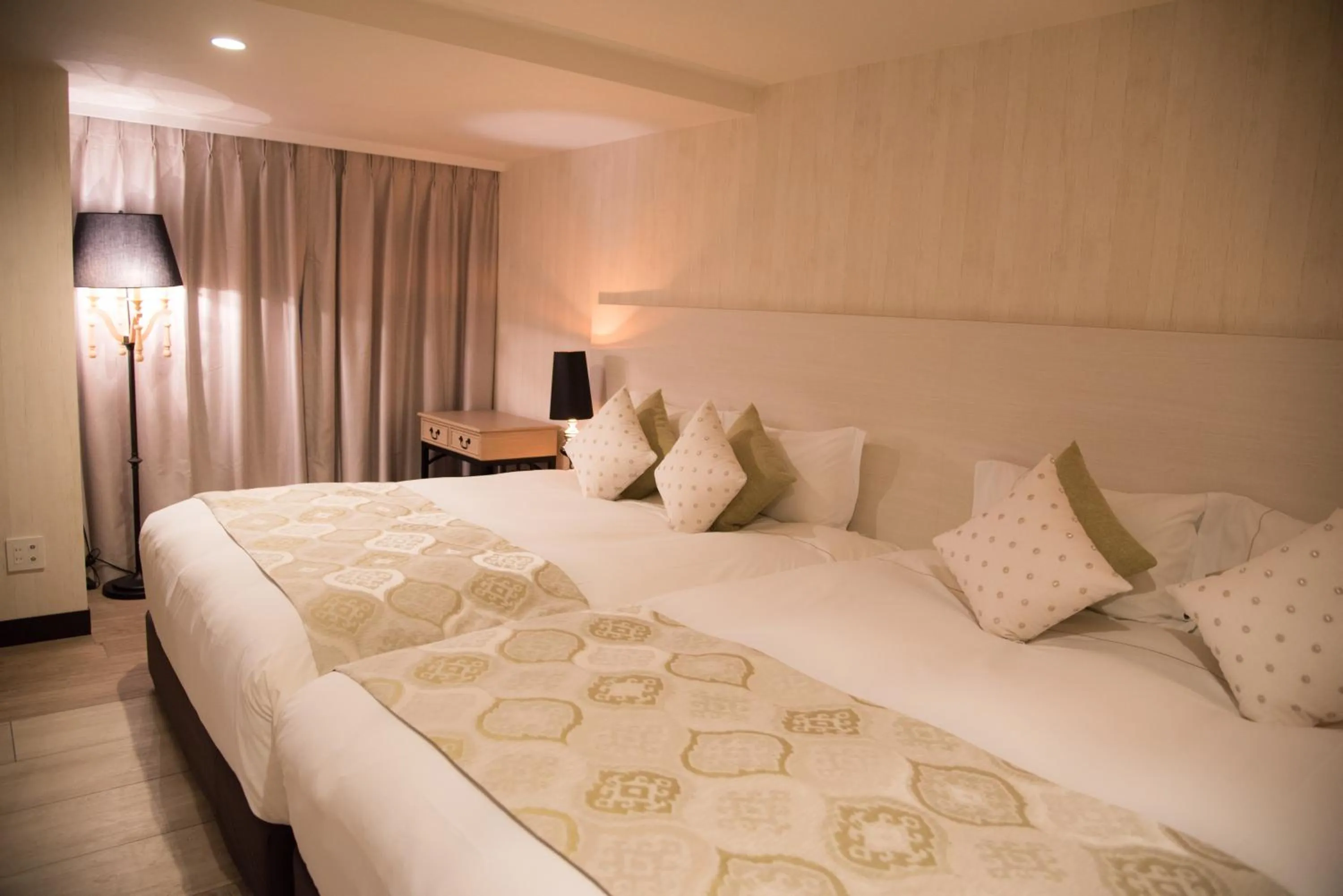 Photo of the whole room, Bed in The Centurion Classic Akasaka