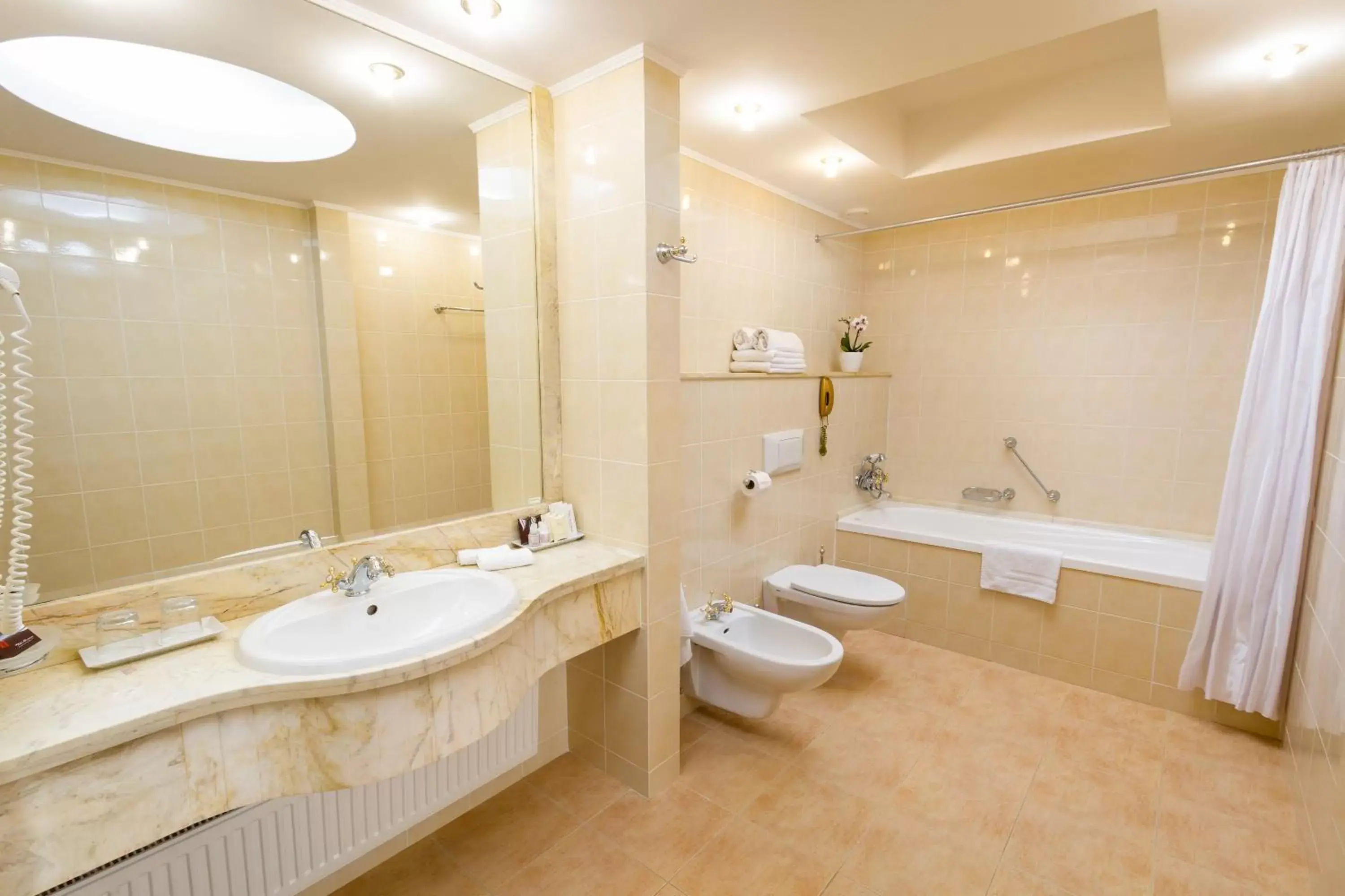 Photo of the whole room, Bathroom in Hotel Mazurkas