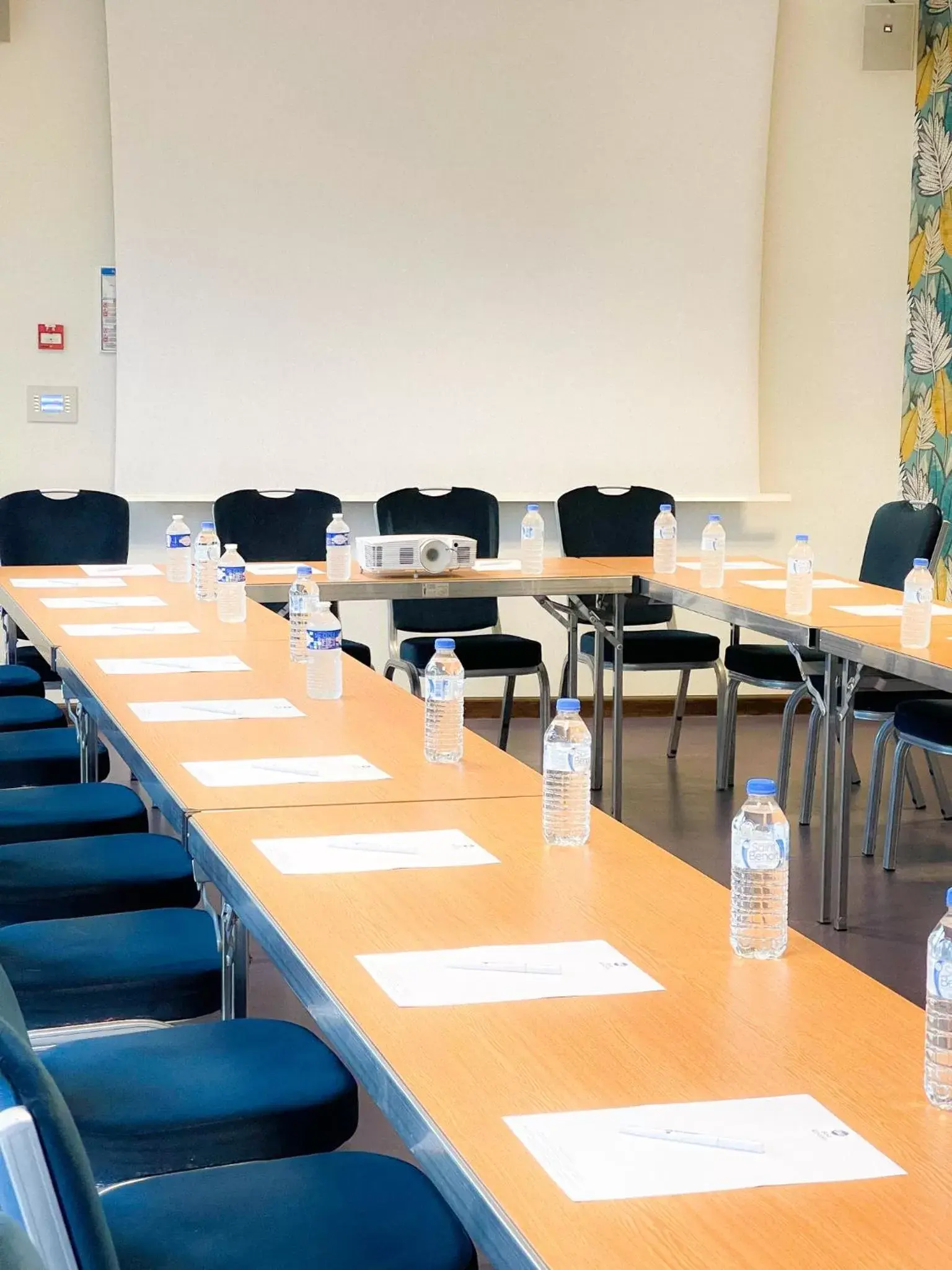 Meeting/conference room in Best Western Gemenos en Provence