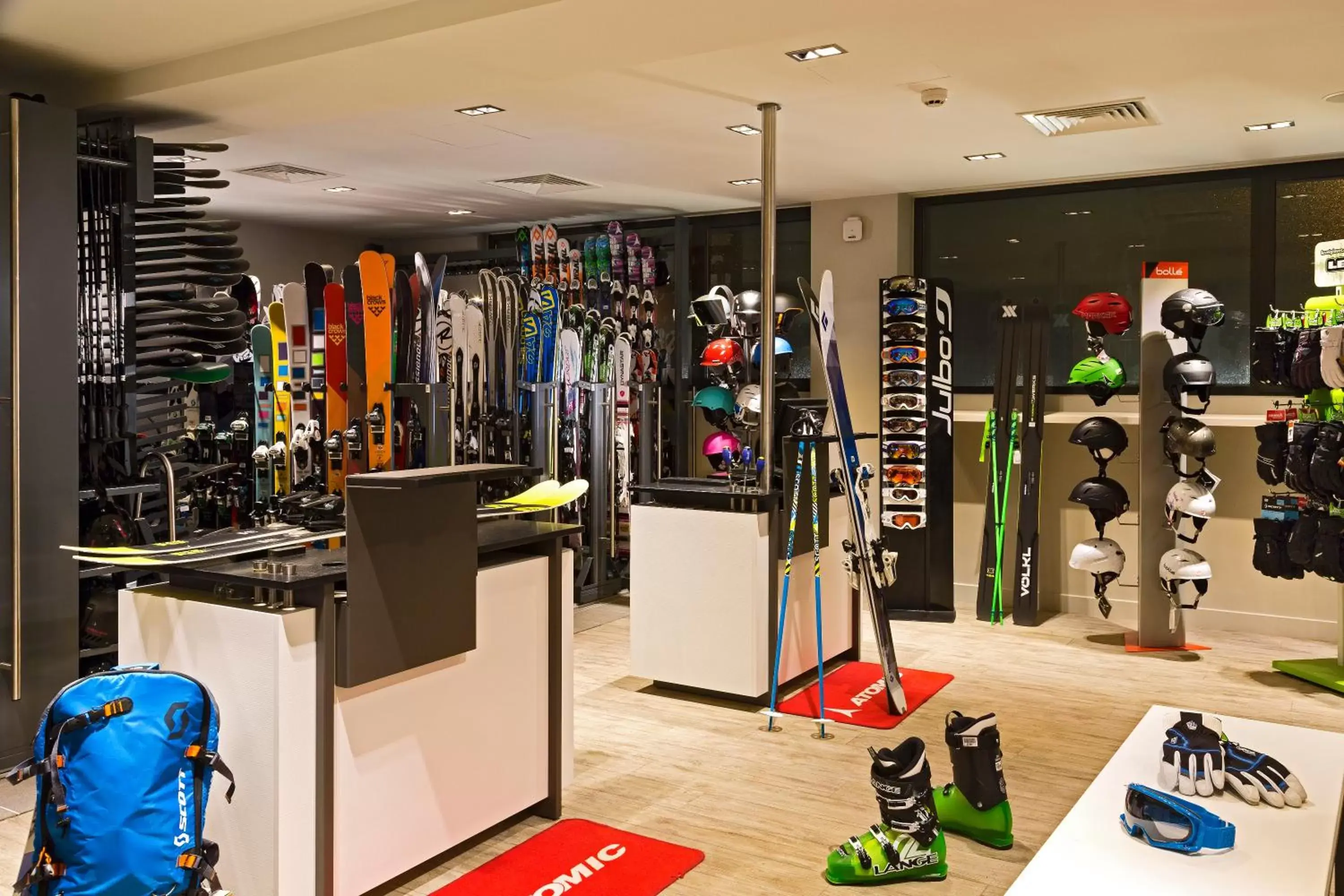 On-site shops in Heliopic Hotel & Spa