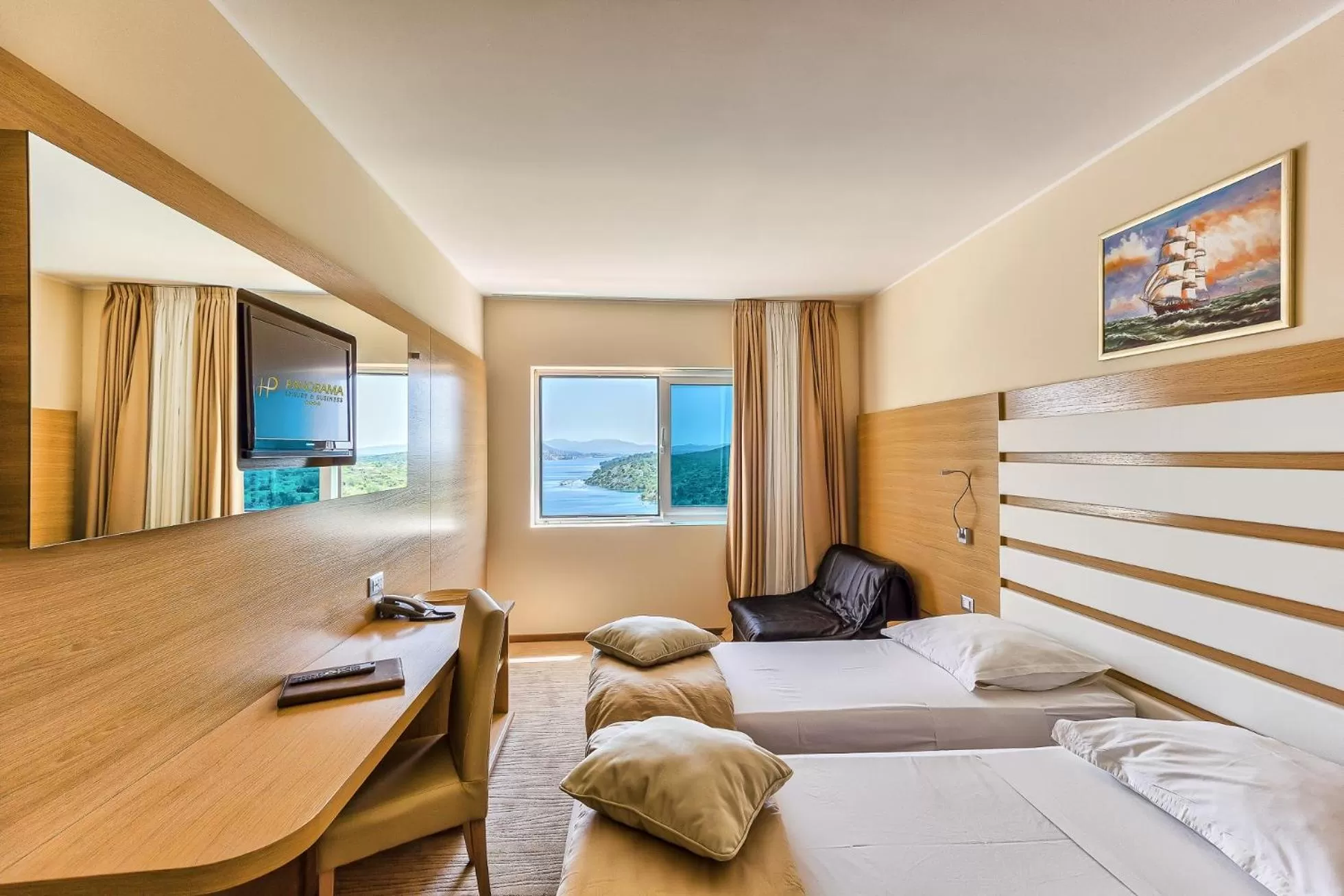 Bathroom, Bed in Hotel Panorama