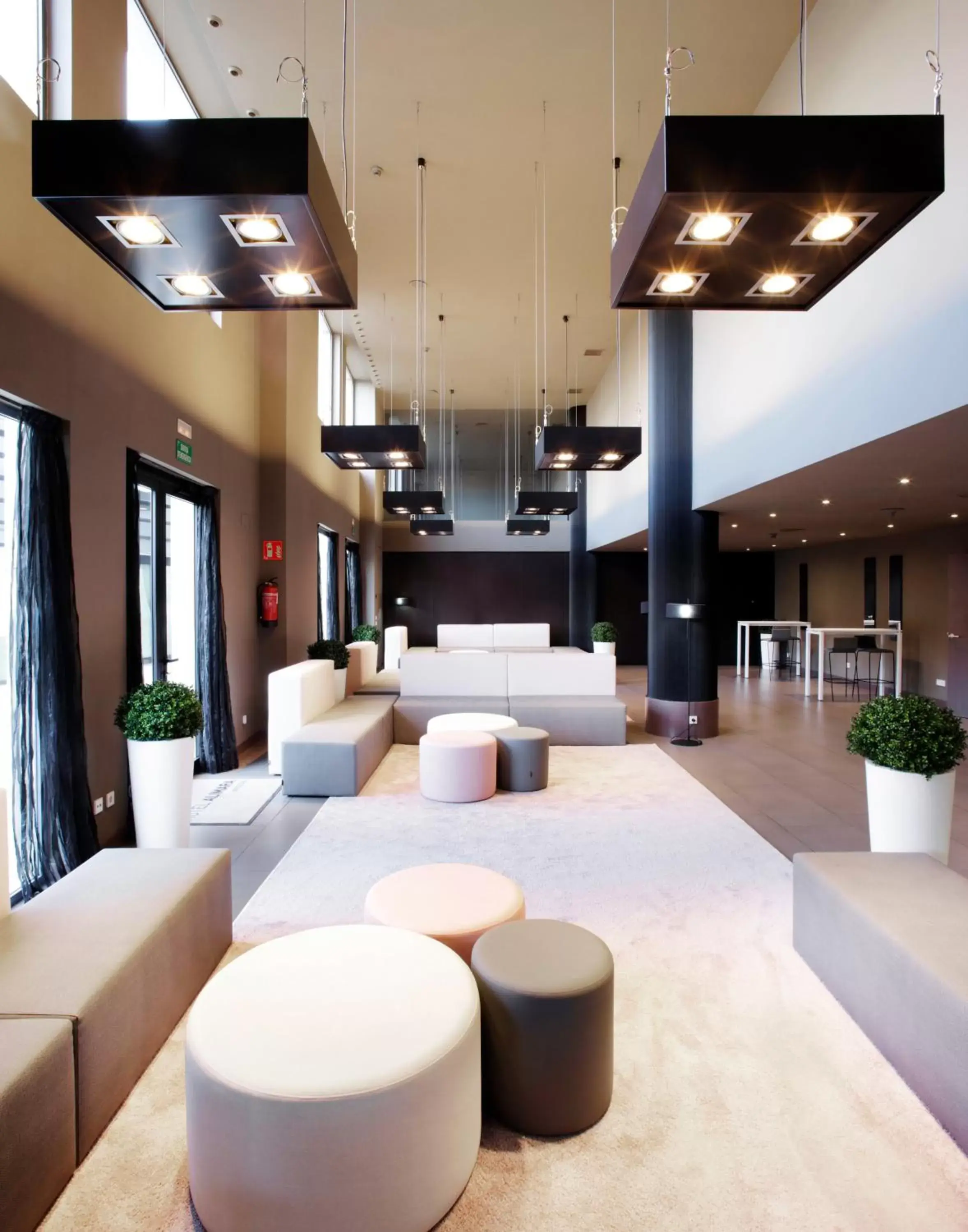 Lobby or reception, Lounge/Bar in Hotel Alimara