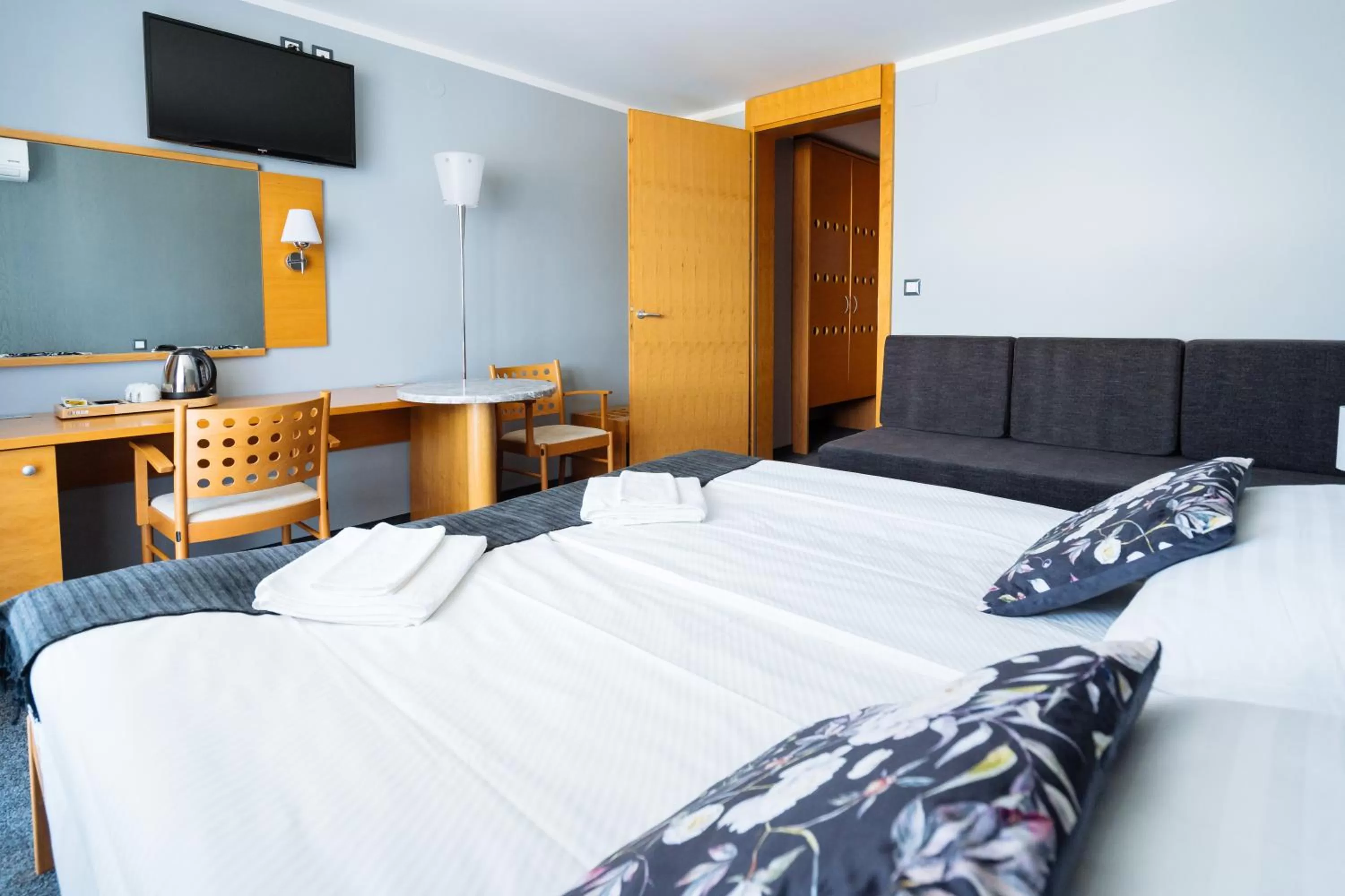 Photo of the whole room, Bed in Hotel GH Kolinska