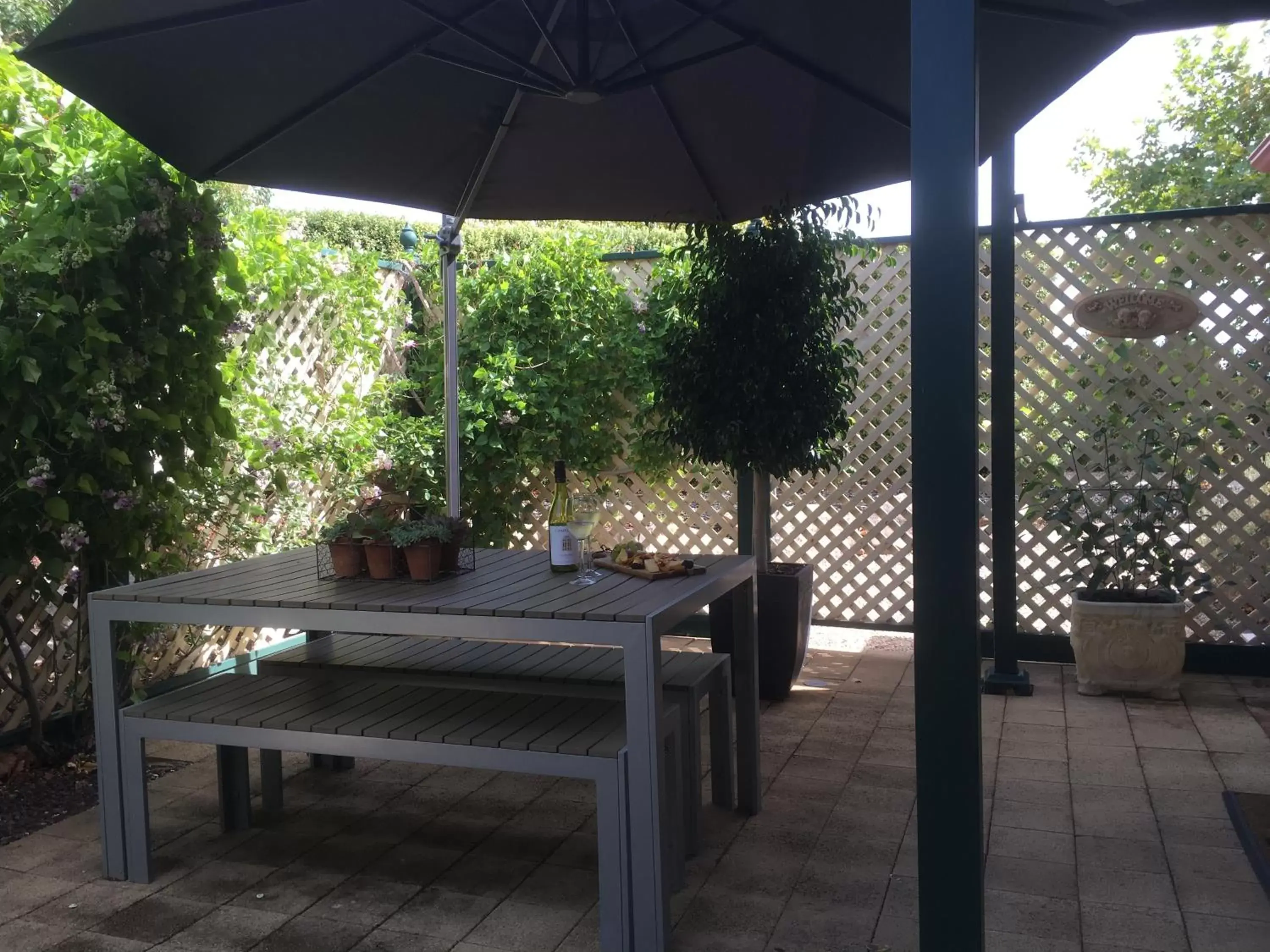 Cottage in Wine and Roses Bed and Breakfast Cottage in Wine and Roses Bed and Breakfast