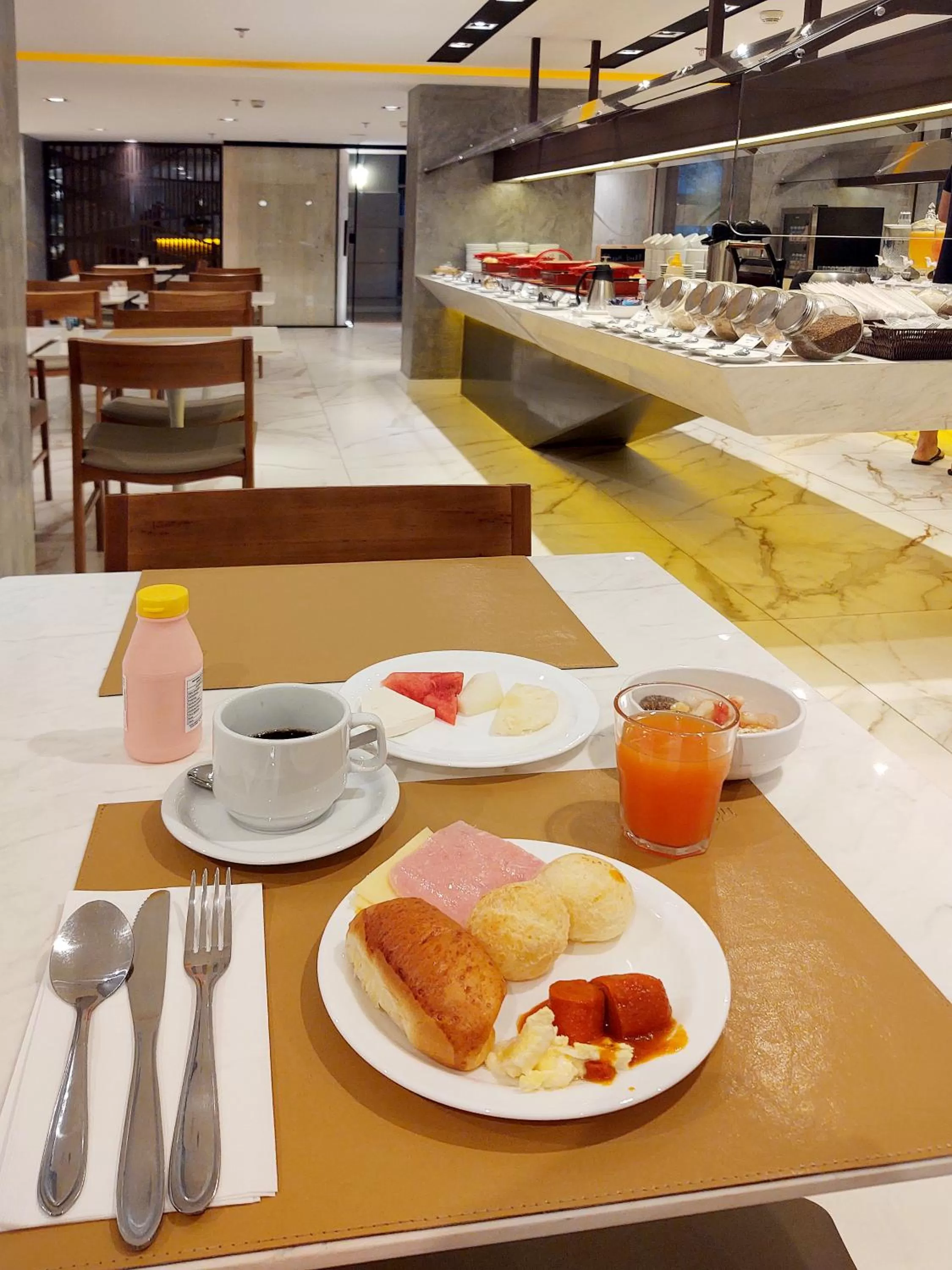 Restaurant/places to eat in Lets Idea Brasília Hotel