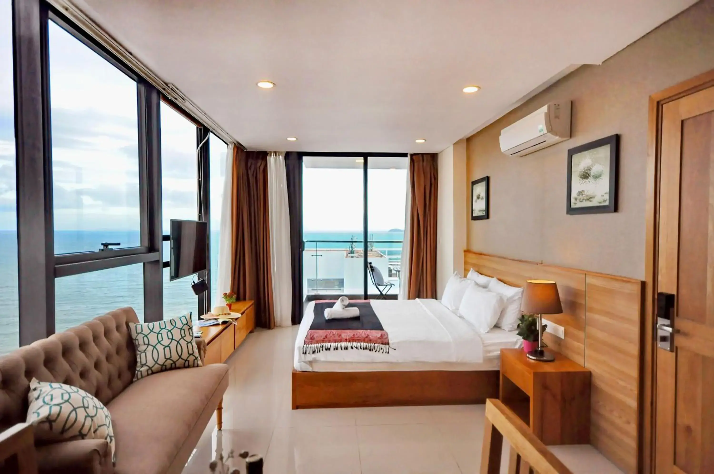 Bedroom, Sea View in Holi Beach Hotel & Apartments
