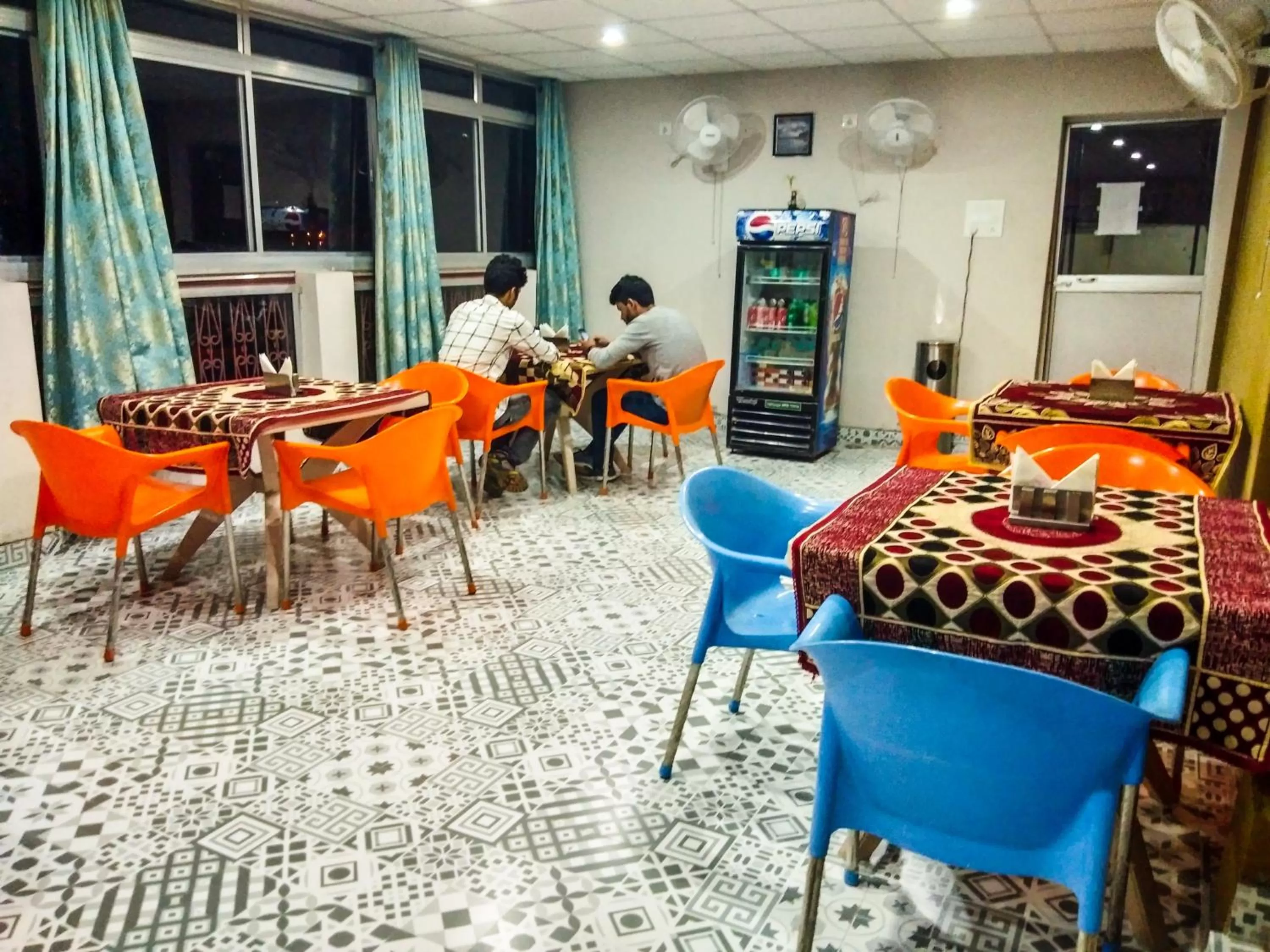 Restaurant/places to eat in Dwivedi Hotels Sri Omkar Palace