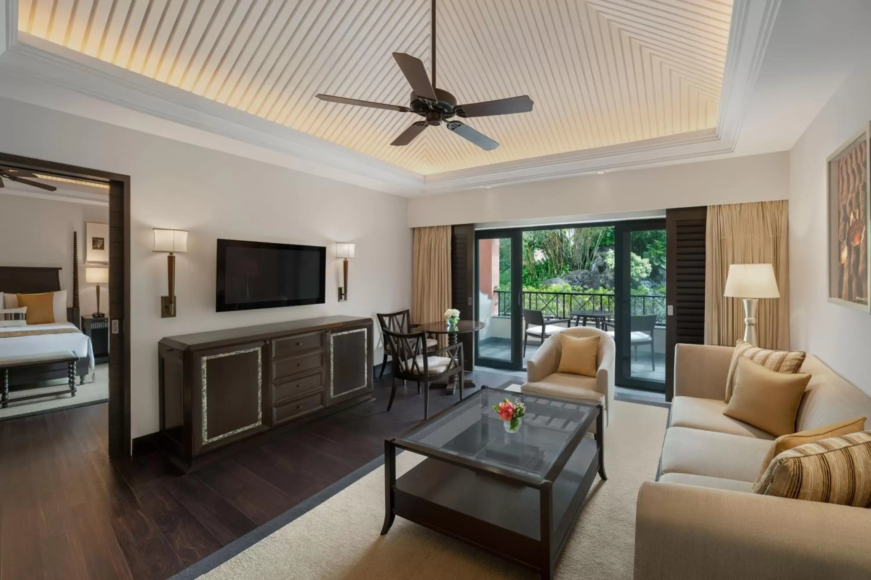 Living room, Seating Area in The St Regis Goa Resort