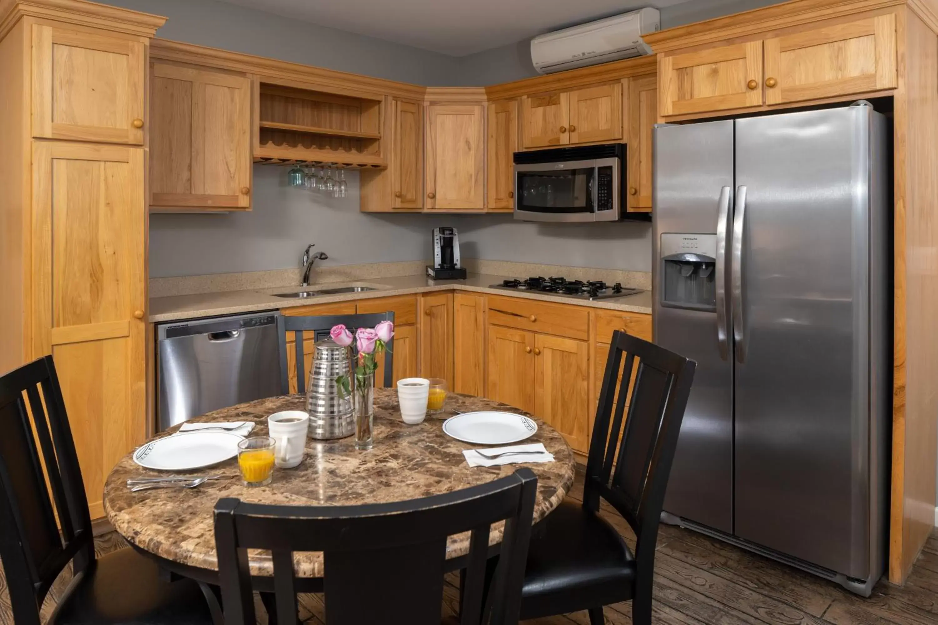 Kitchen or kitchenette, Dining Area in Hermann Hill