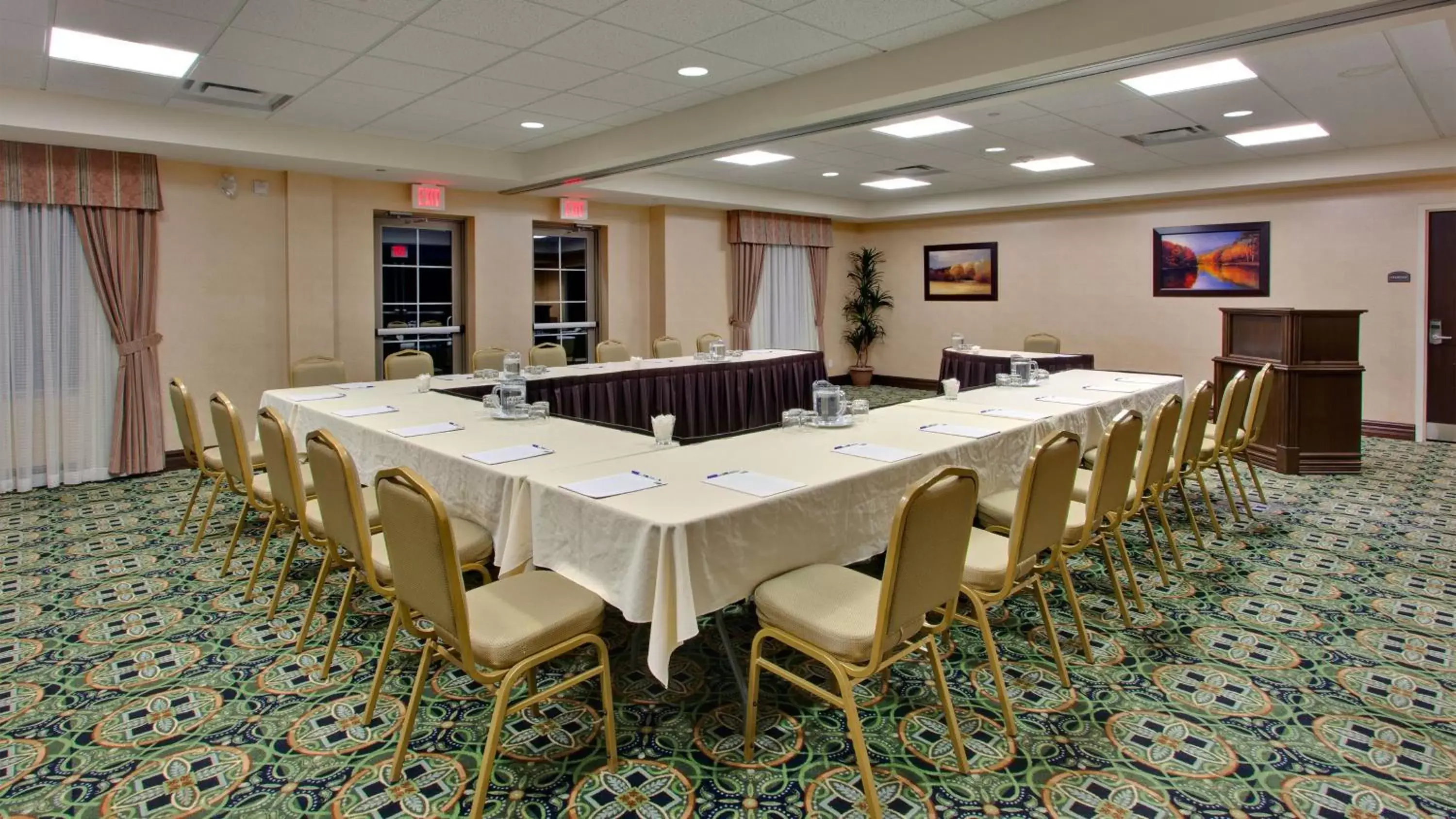 Meeting/conference room in Holiday Inn Express & Suites Huntsville, an IHG Hotel