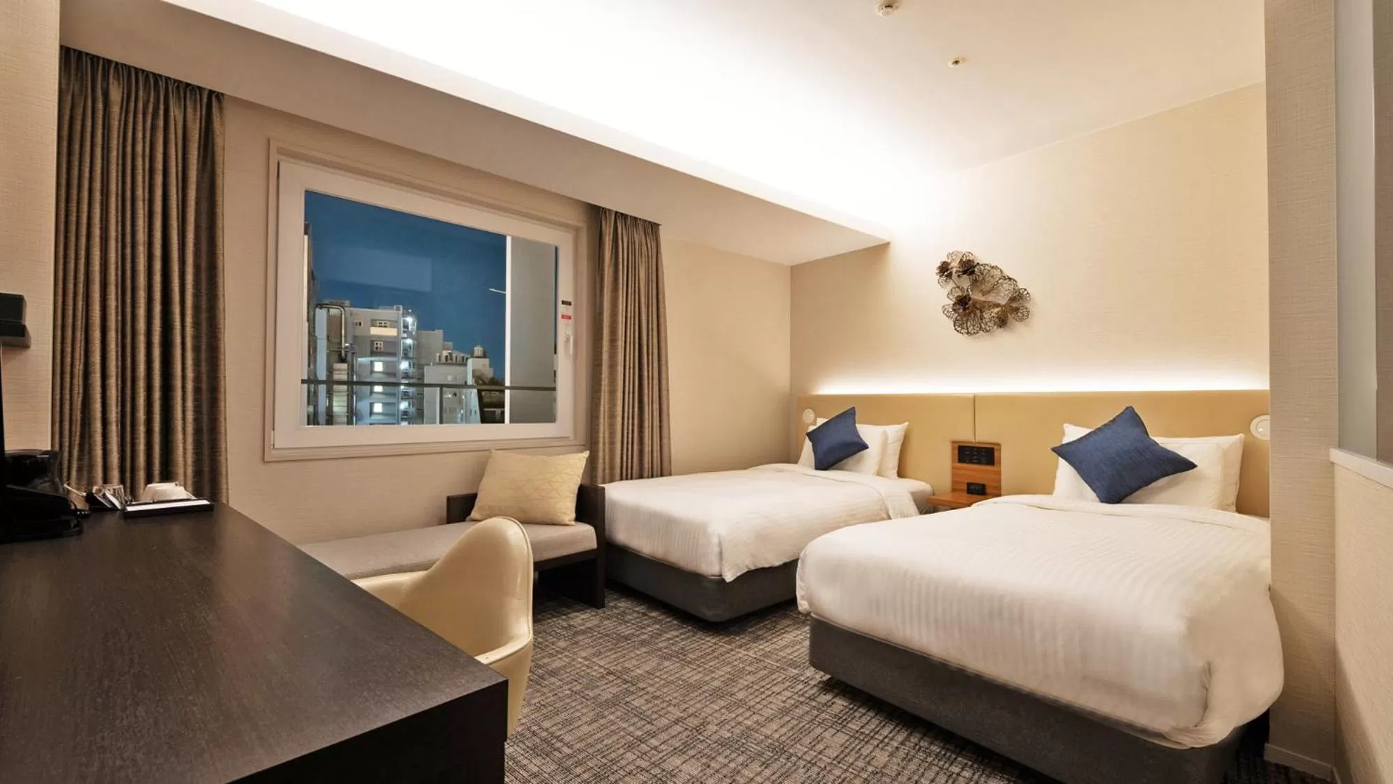 Photo of the whole room, Bed in Premier Hotel -CABIN PRESIDENT- Osaka