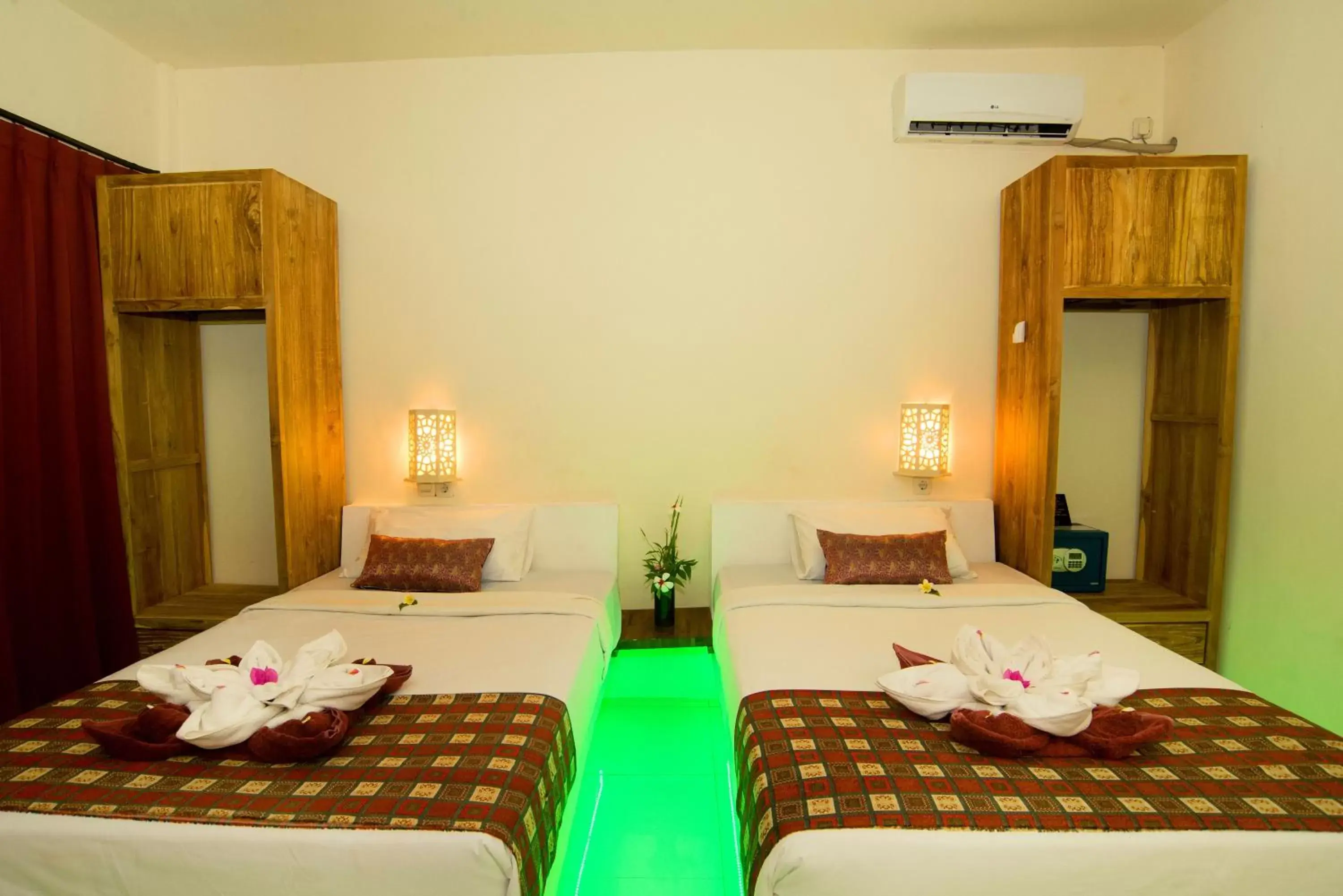 Bedroom, Bed in Bel Air Resort