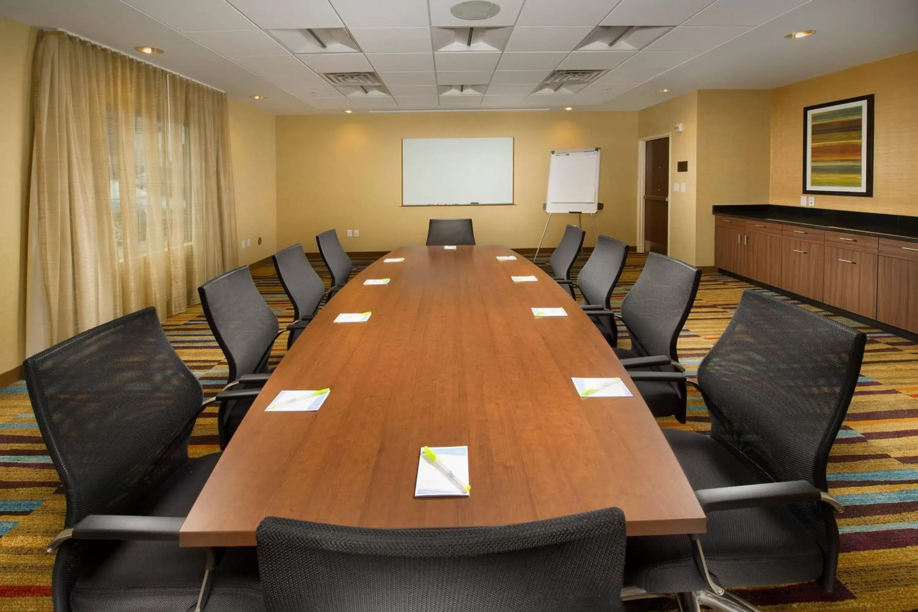 Meeting/conference room in Fairfield Inn & Suites by Marriott Arundel Mills BWI Airport