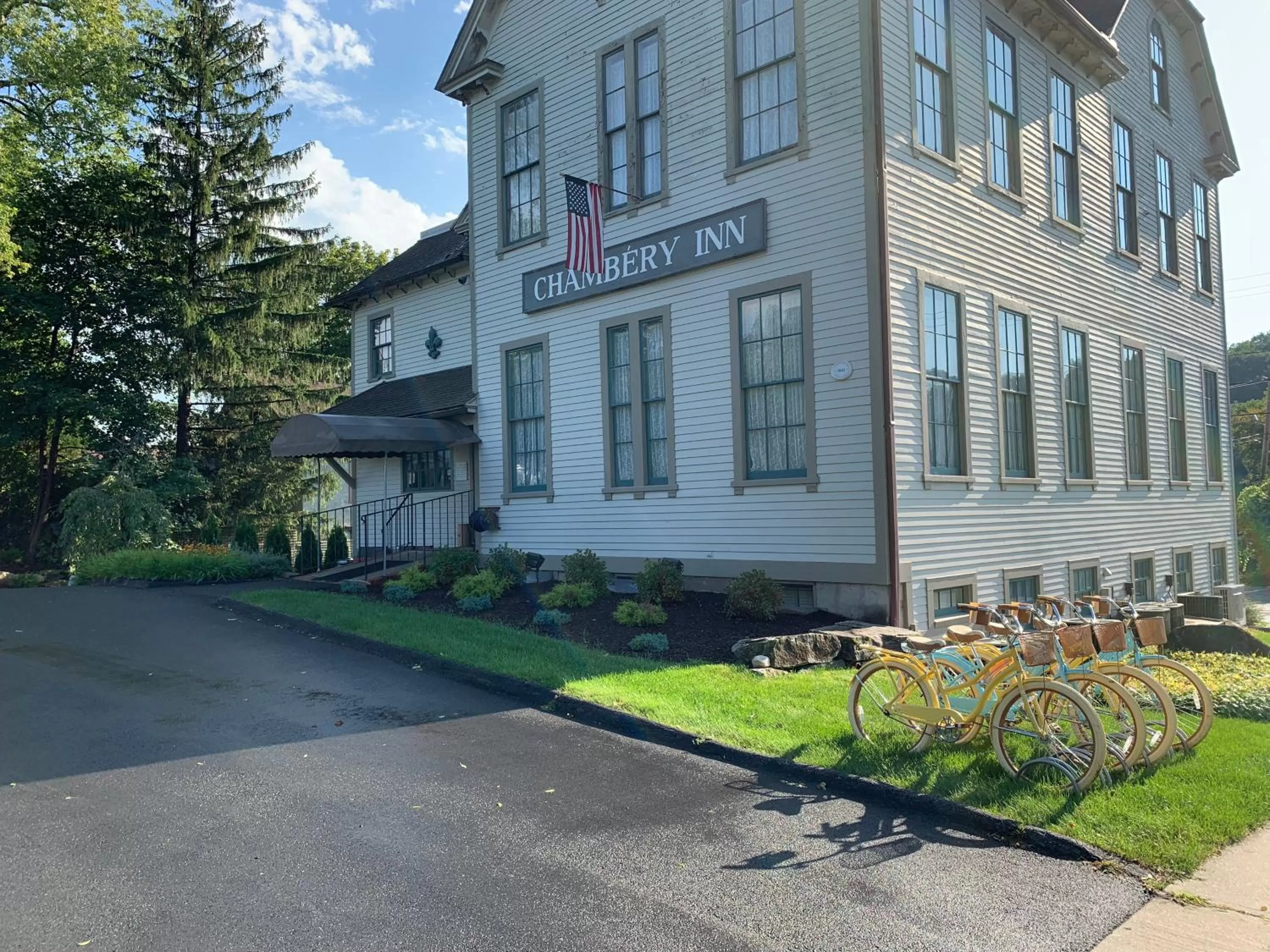 Property building in Chambery Inn