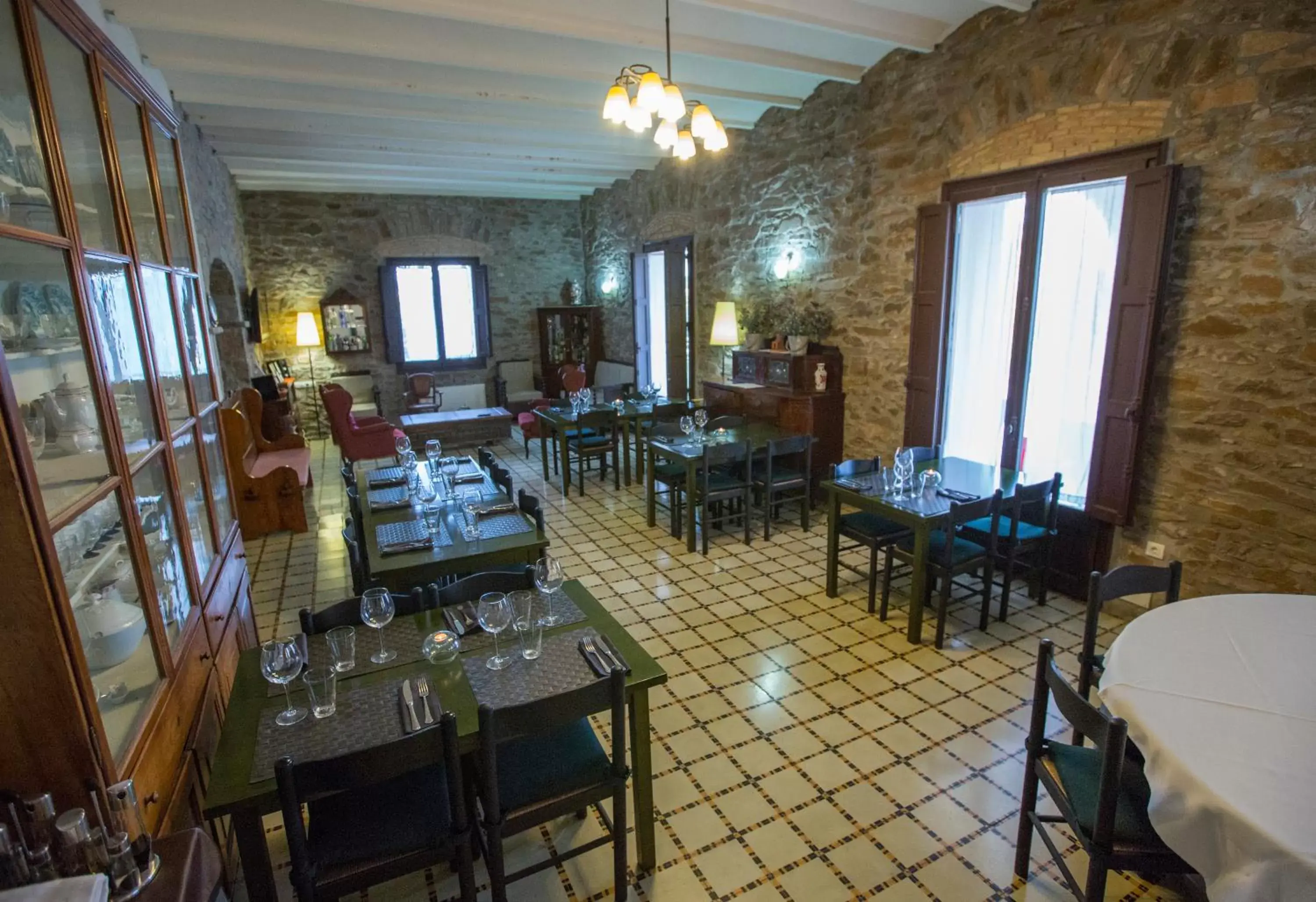 Restaurant/Places to Eat in La Torre del Vilar