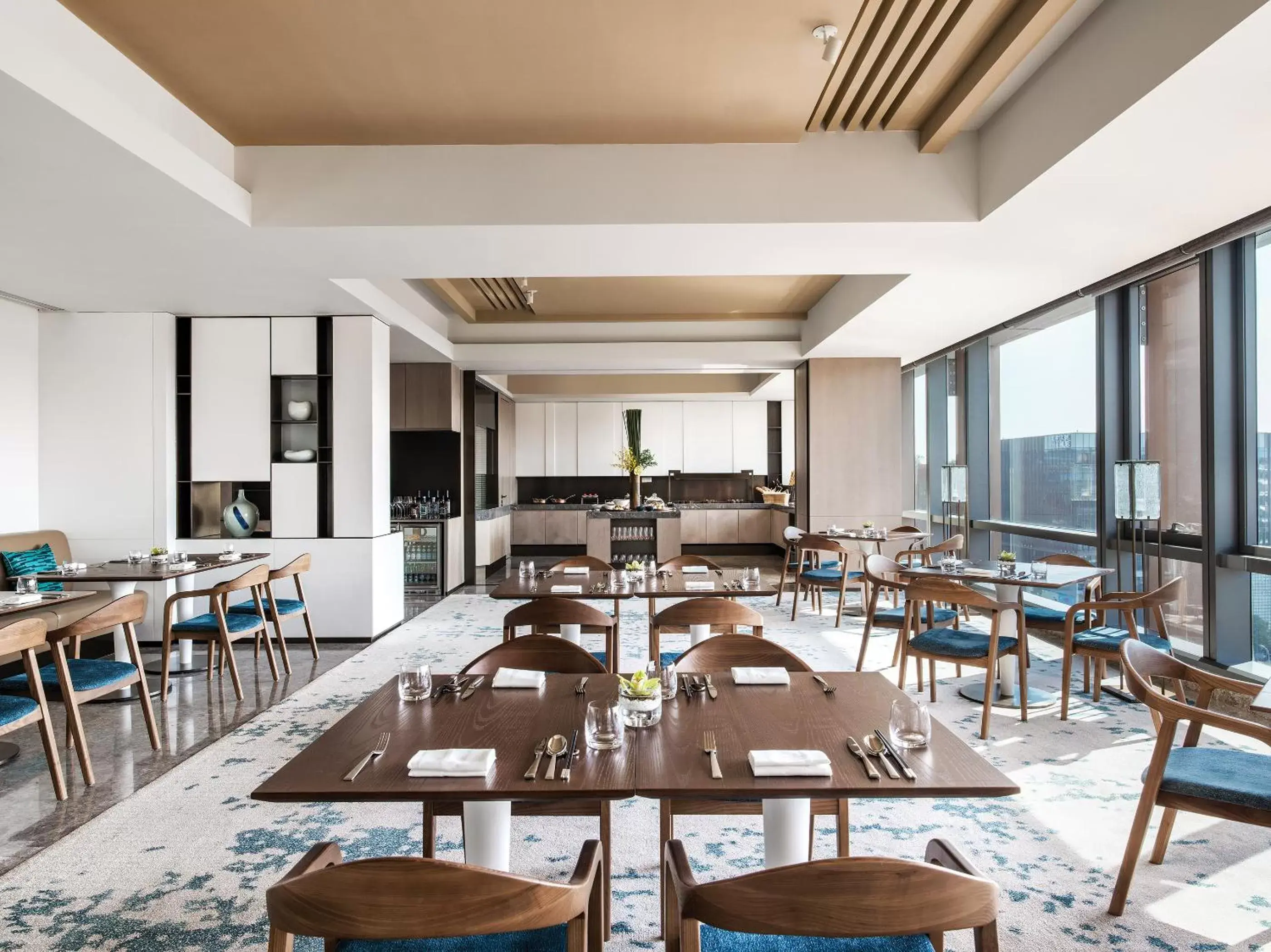 Lounge or bar, Restaurant/Places to Eat in Cordis Shanghai Hongqiao (Langham Hospitality Group)