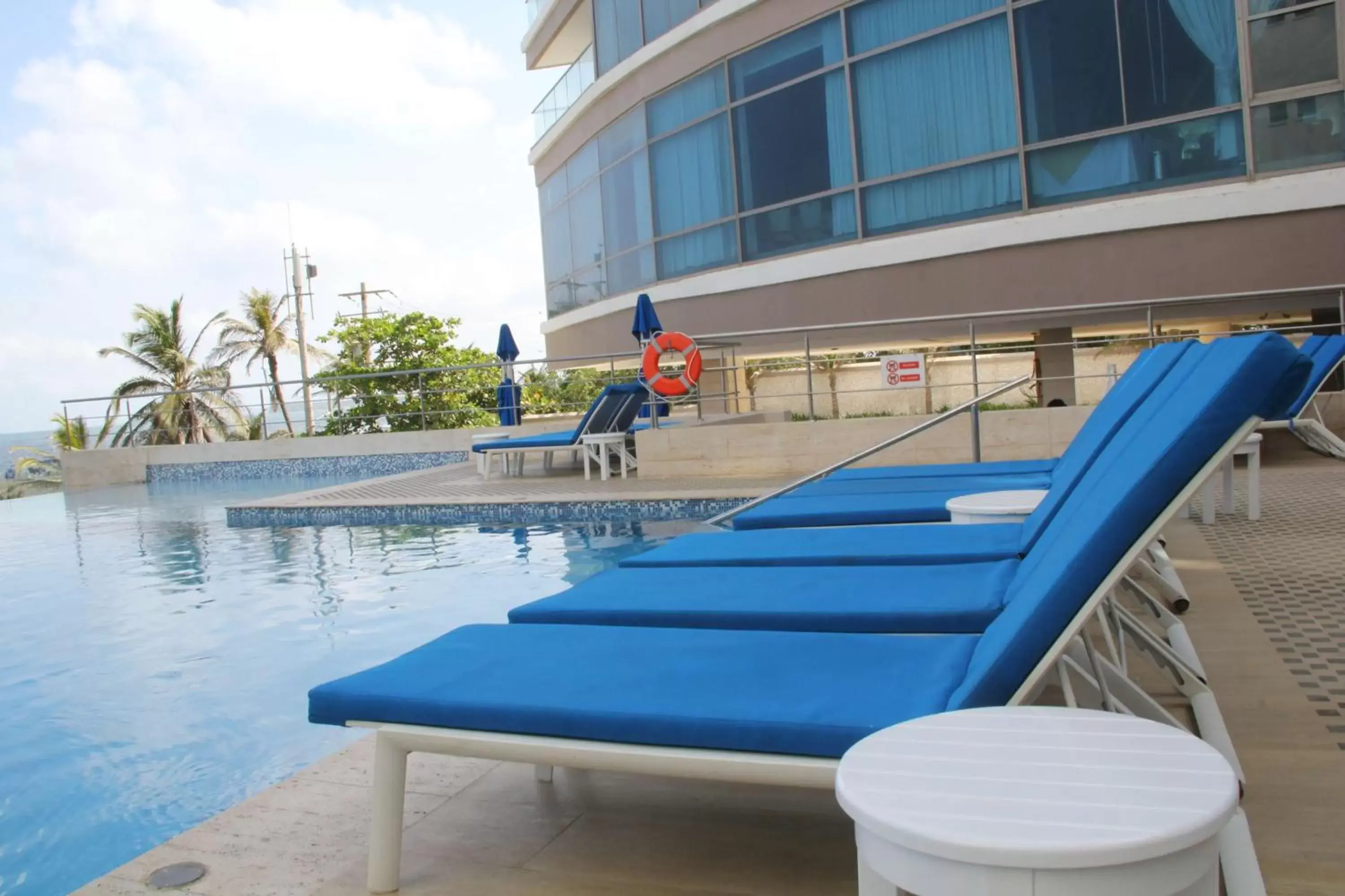 Activities, Swimming Pool in Radisson Cartagena Ocean Pavillion Hotel