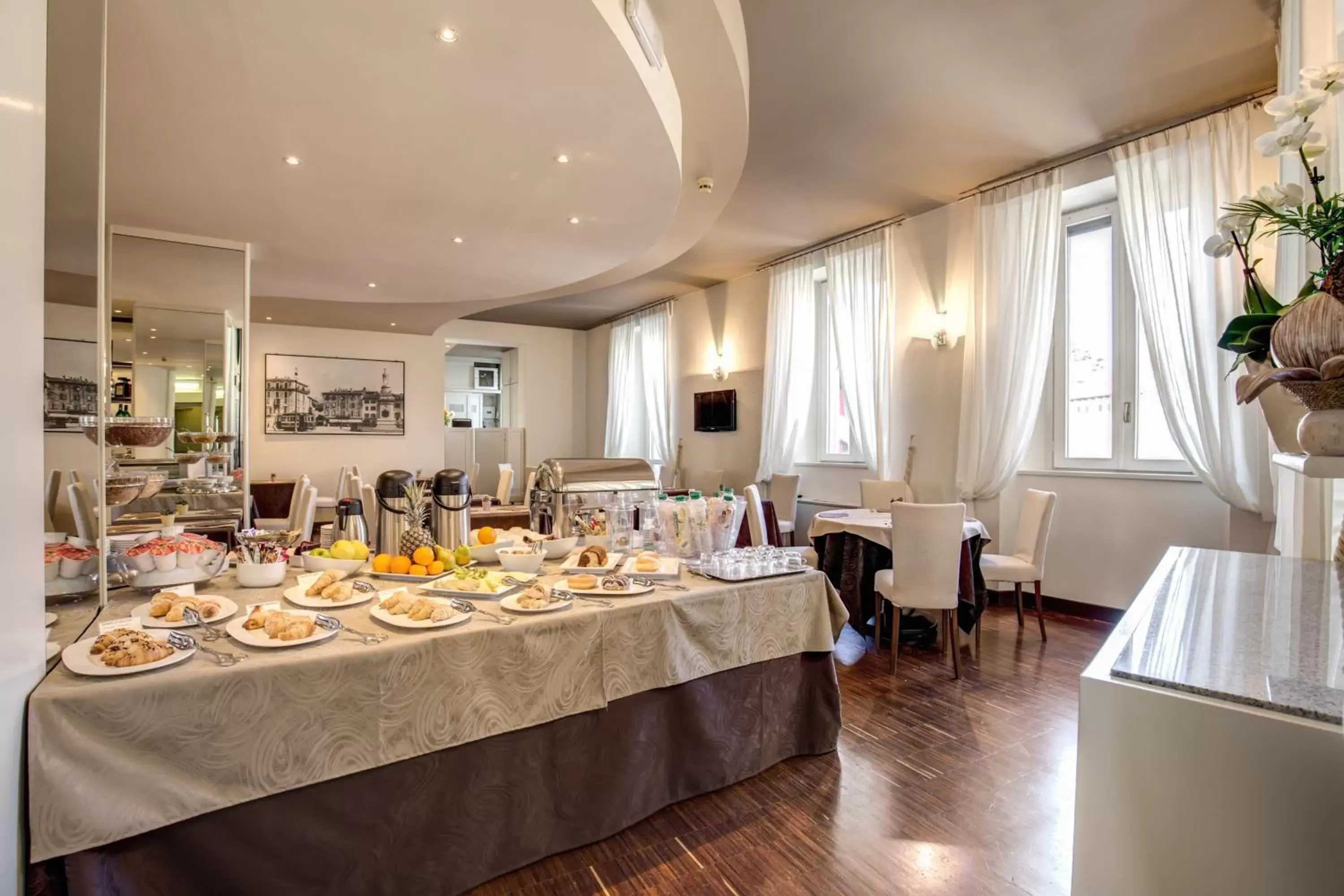 Food, Restaurant/Places to Eat in Albergo Firenze