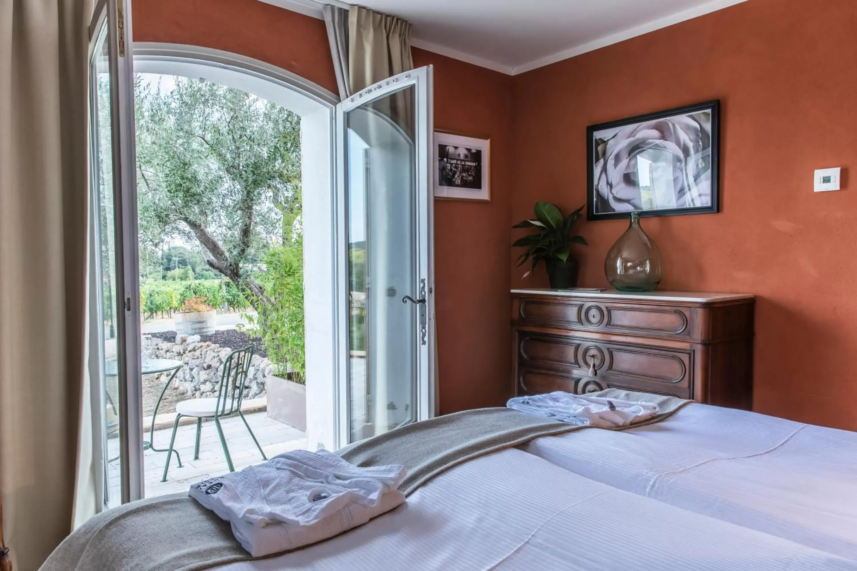 Bedroom, Bed in Domaine Rabiega - Vineyard and Boutique hotel