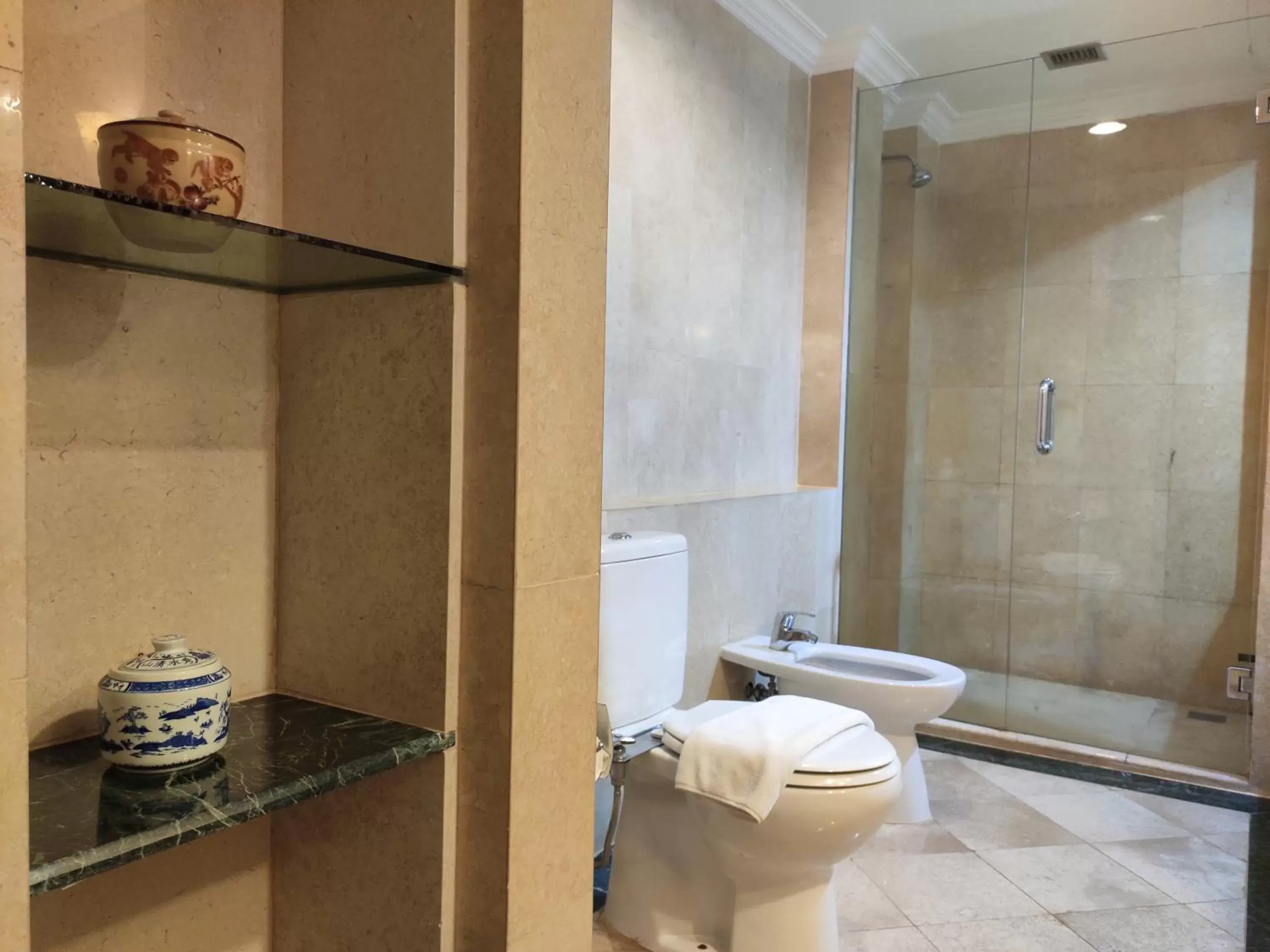 Shower, Bathroom in Swiss-Belhotel Tarakan