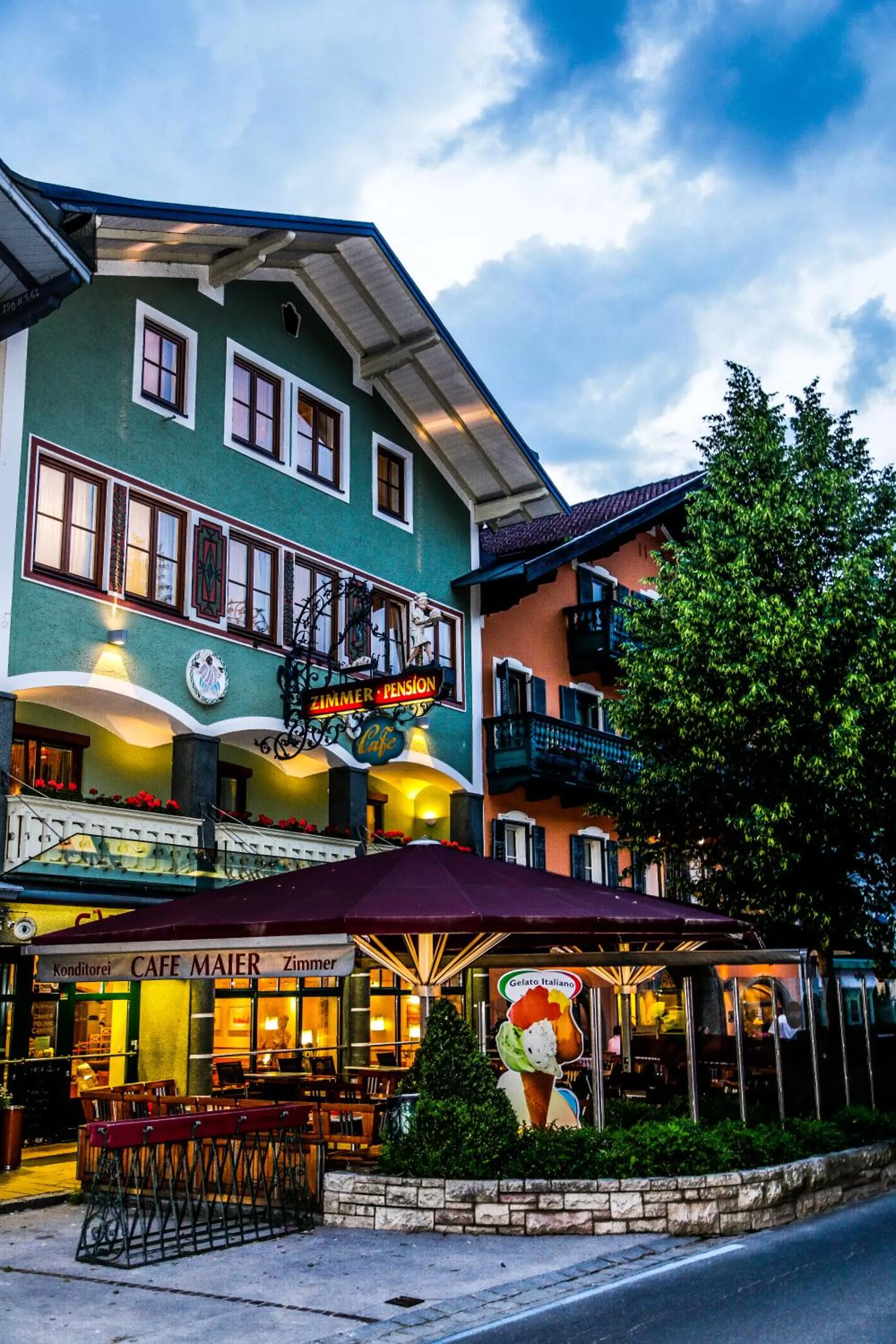 Facade/entrance, Property Building in Pension Café Maier