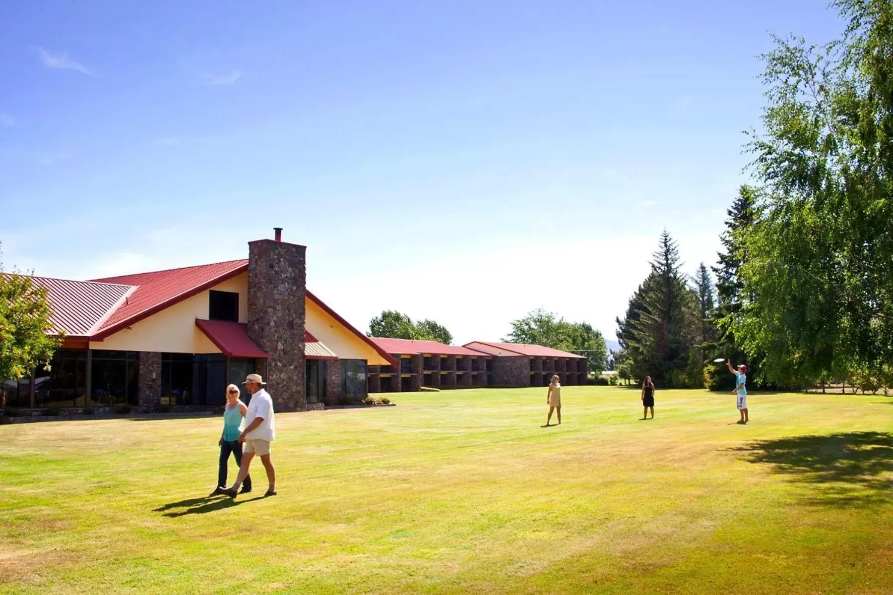 Facade/entrance in Distinction Mackenzie Country Hotel