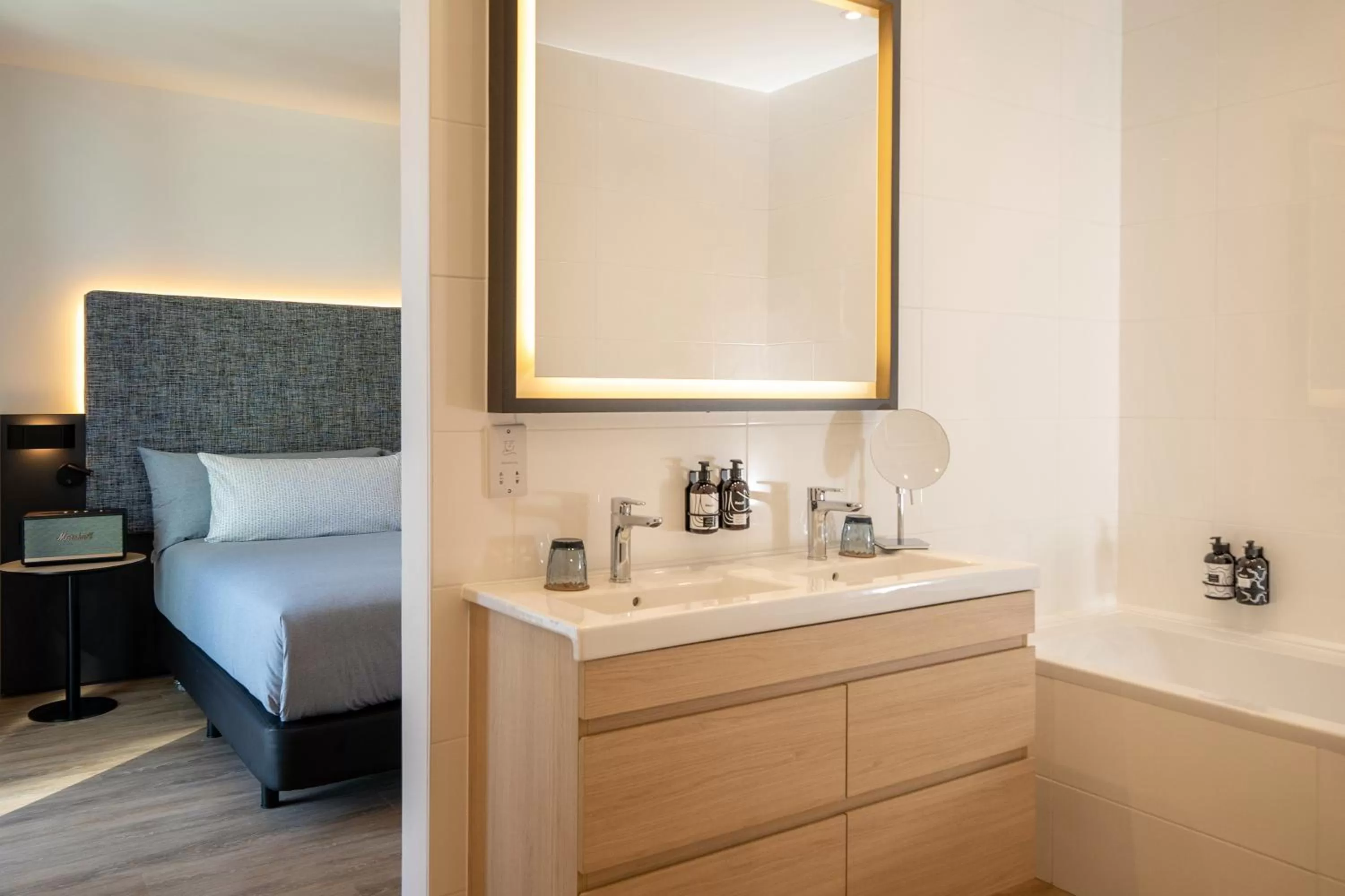 Bathroom, Bed in INNSiDE by Meliá Liverpool