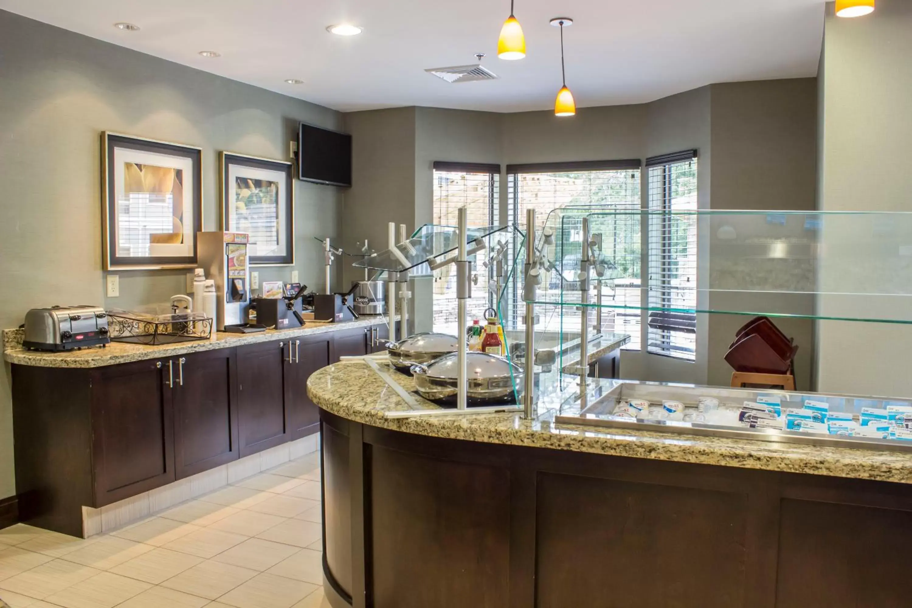 Breakfast in Staybridge Suites North Jacksonville by IHG Breakfast in Staybridge Suites North Jacksonville by IHG