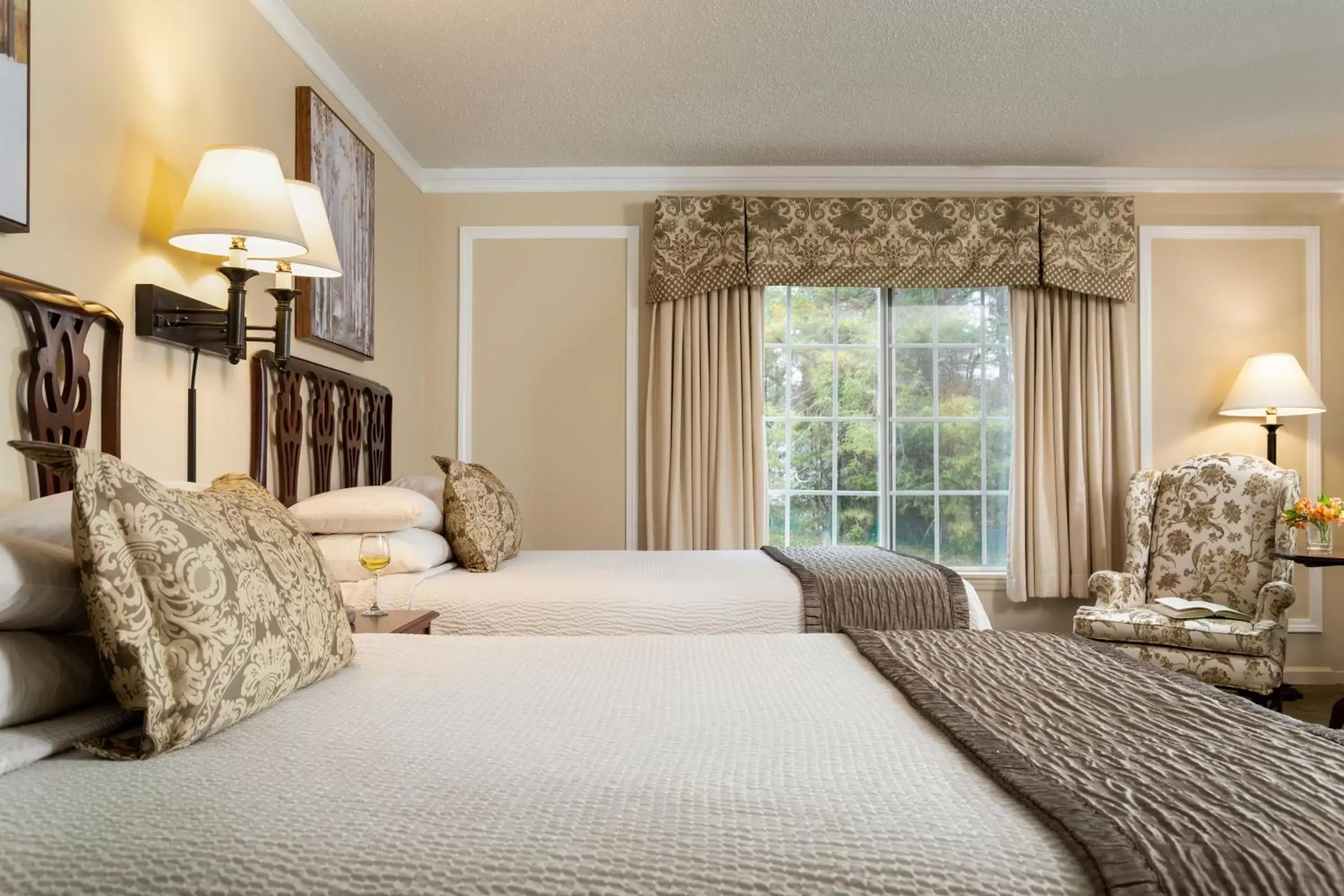 Photo of the whole room, Bed in Meadowbrook Inn