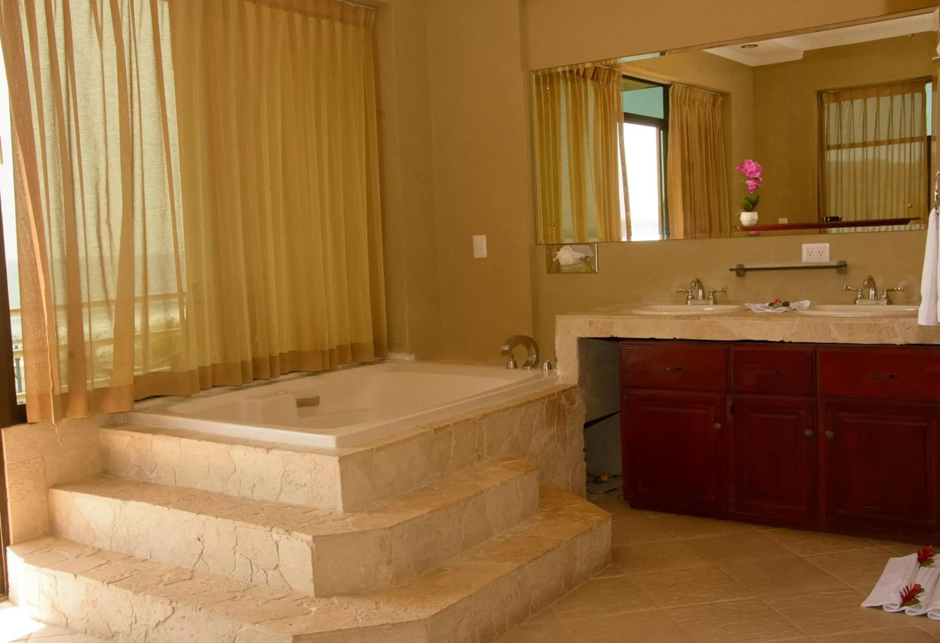 Shower, Bathroom in Balcon del Mar Beach Front Hotel